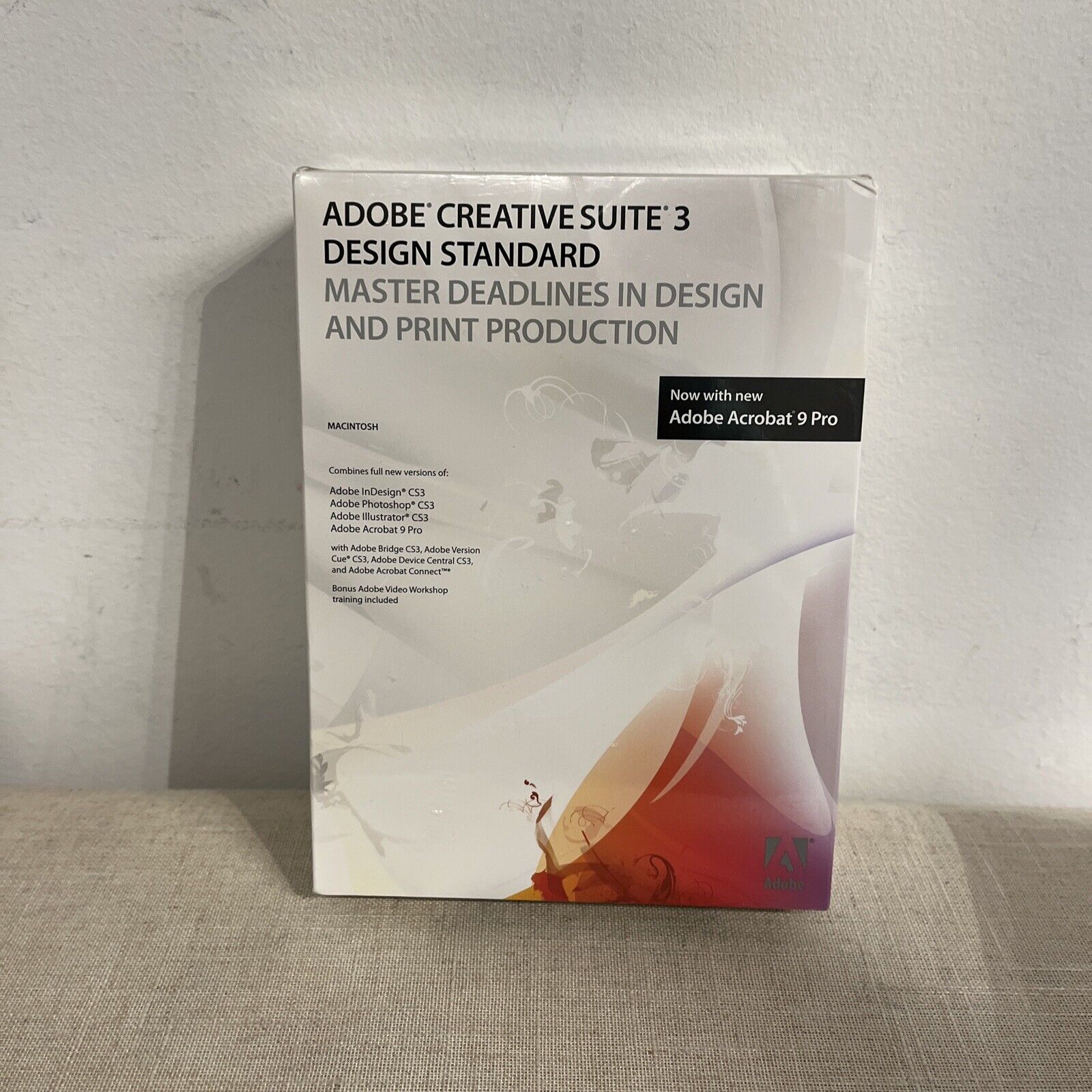New Adobe Creative Suite 3 Design Standard for MAC  Brand-new Sealed W/adobe 9