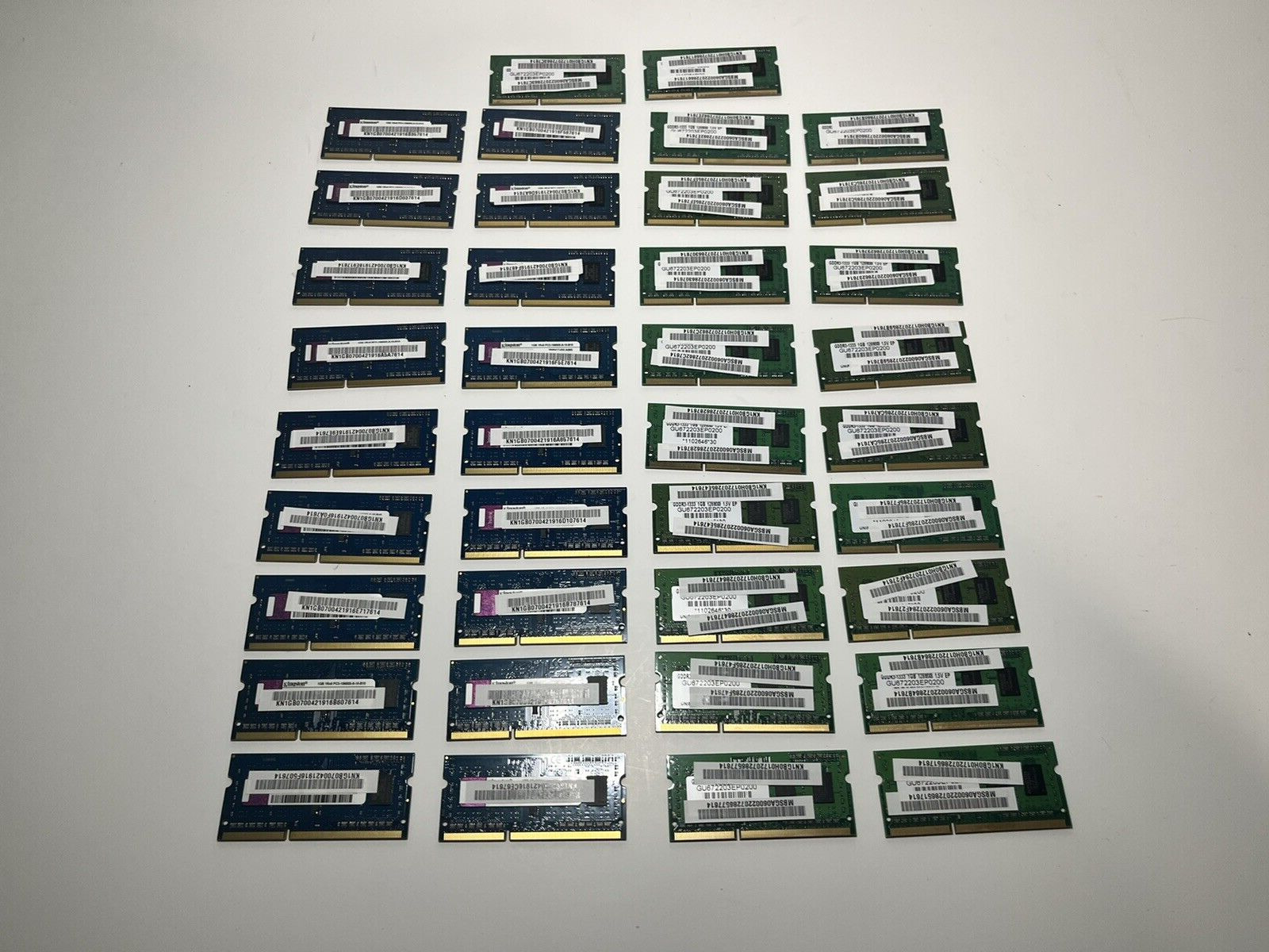 Lot of 38 Kingston PC3-10600S 1 GB SO-DIMM 1333 MHz DDR3 Memory