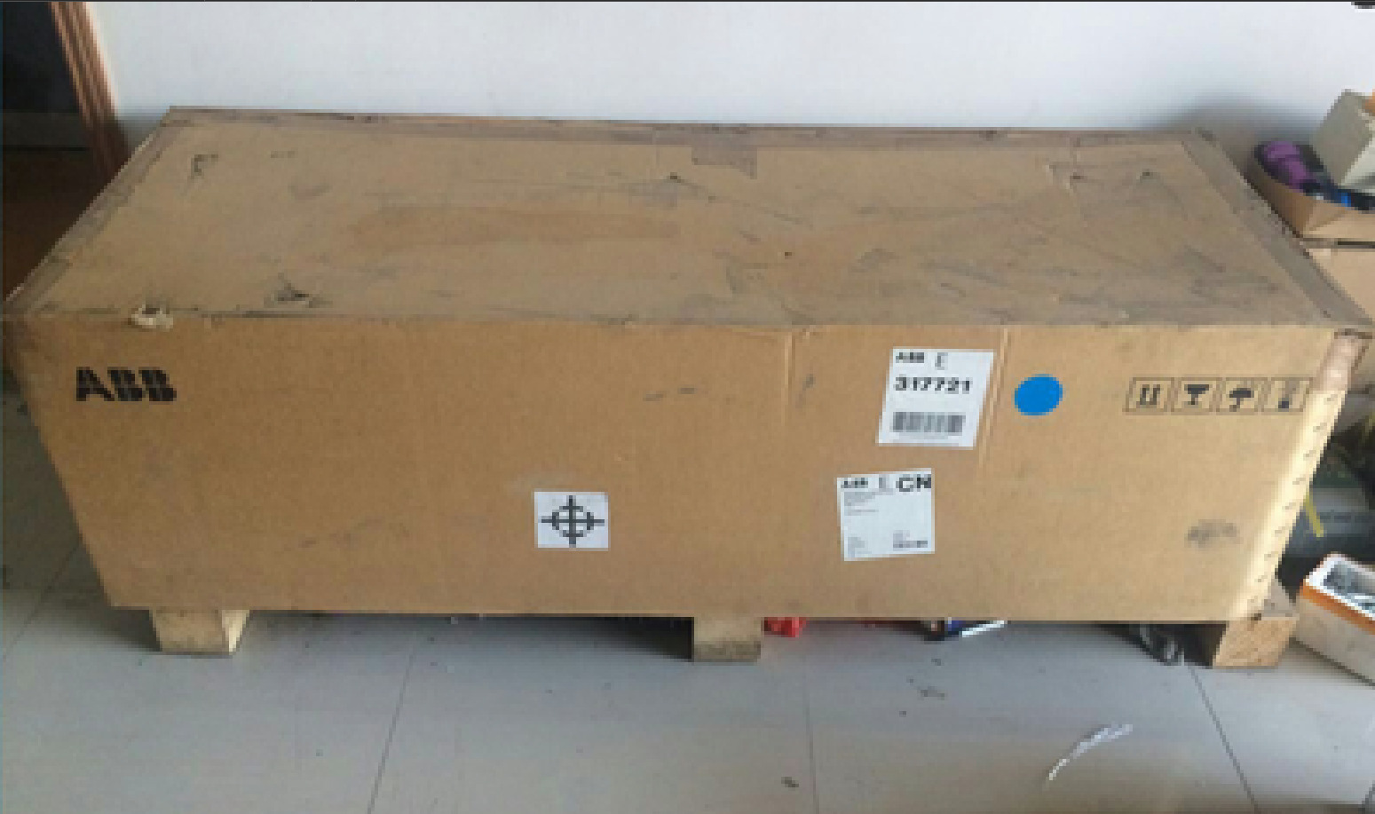 1pc NEW   ACS800-04-0210-3+P901   (by DHL or Fedex)