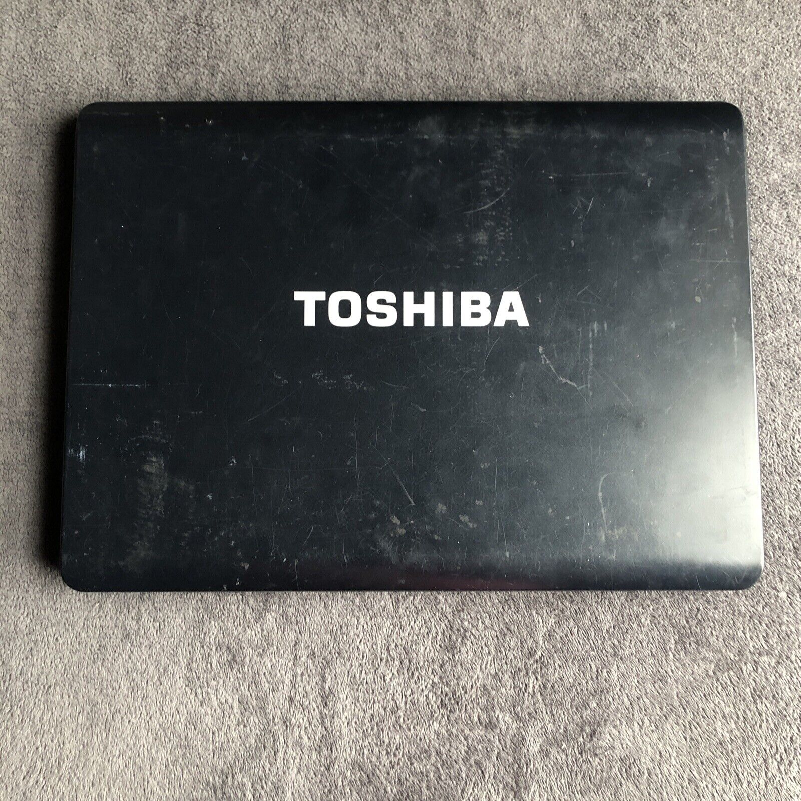 Toshiba Satellite A205-S5804 Vintage Laptop 100GB HHD+ 3GB RAM - NO POWER