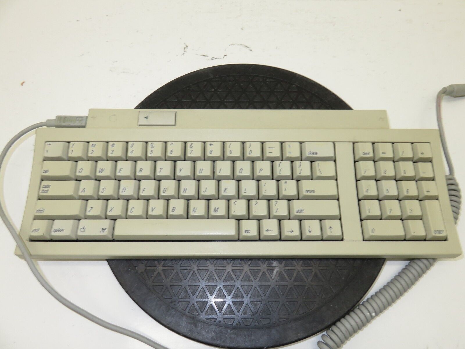 Apple M0487 Keyboard II for Macintosh IIgs ADB Apple Desktop Bus Mac