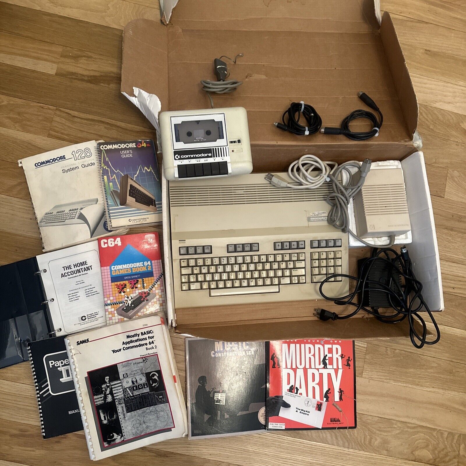 Vintage Commodore 128 Computer With Power Supply,Box,Manual,Powers On,Untested