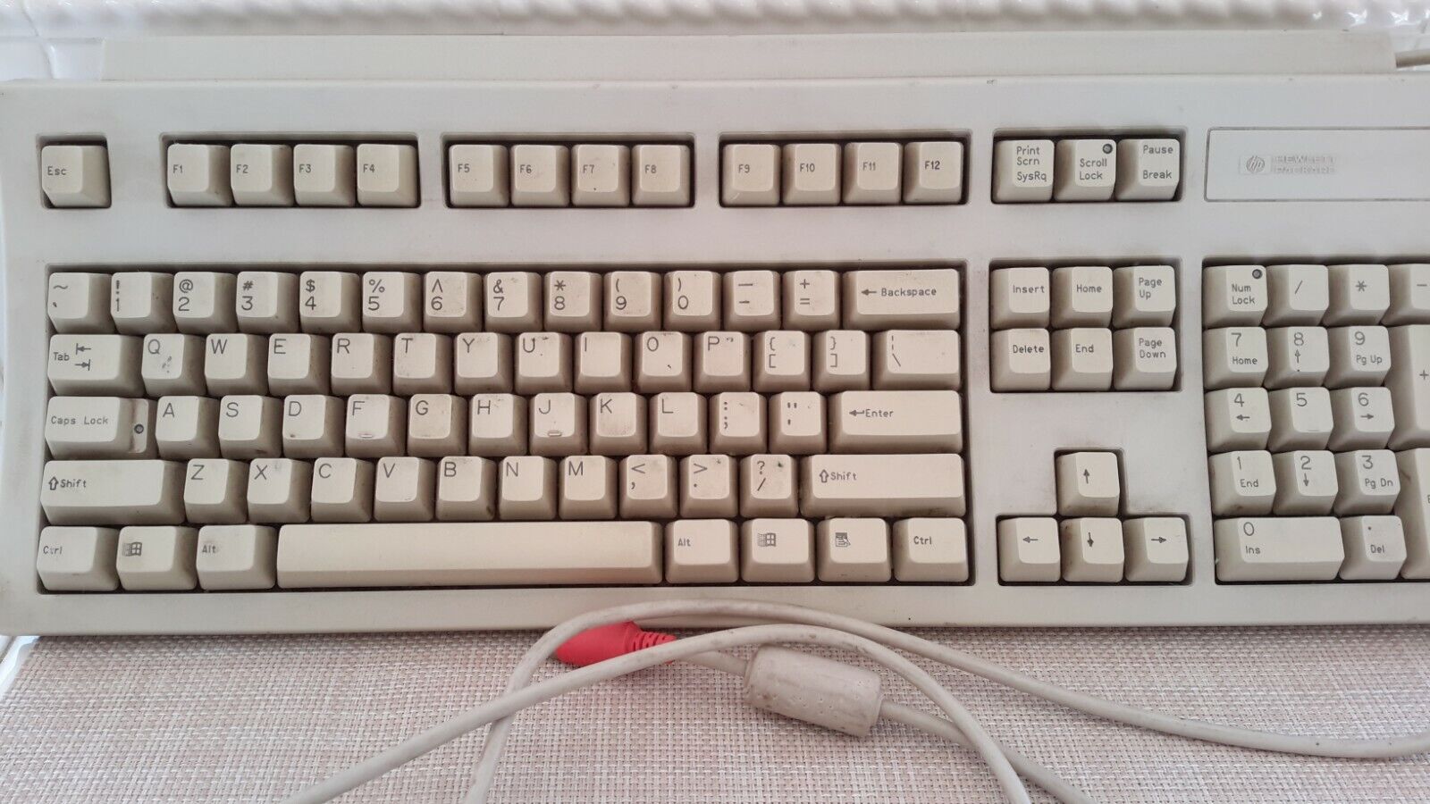 Vintage 1991 Hewlett Packard 5182-5521 Keyboard  Retro Ivory Beige KB Tested