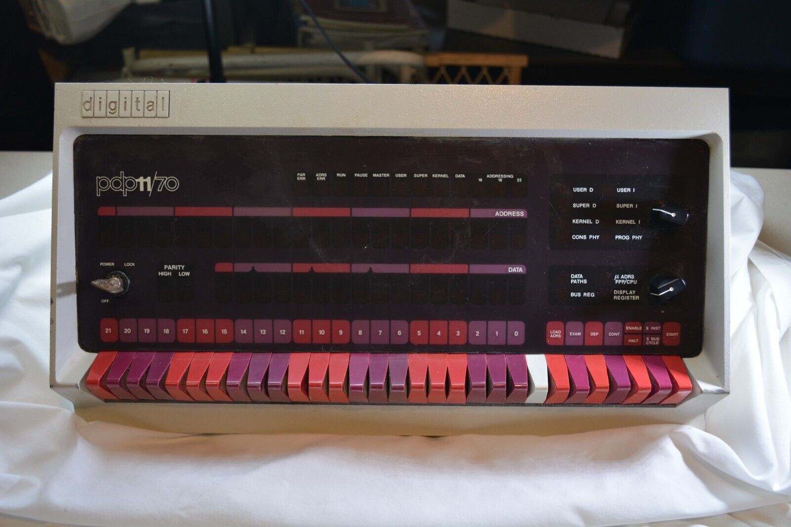 Digital Equipment DEC PDP 11/70 Front Panel w/Key