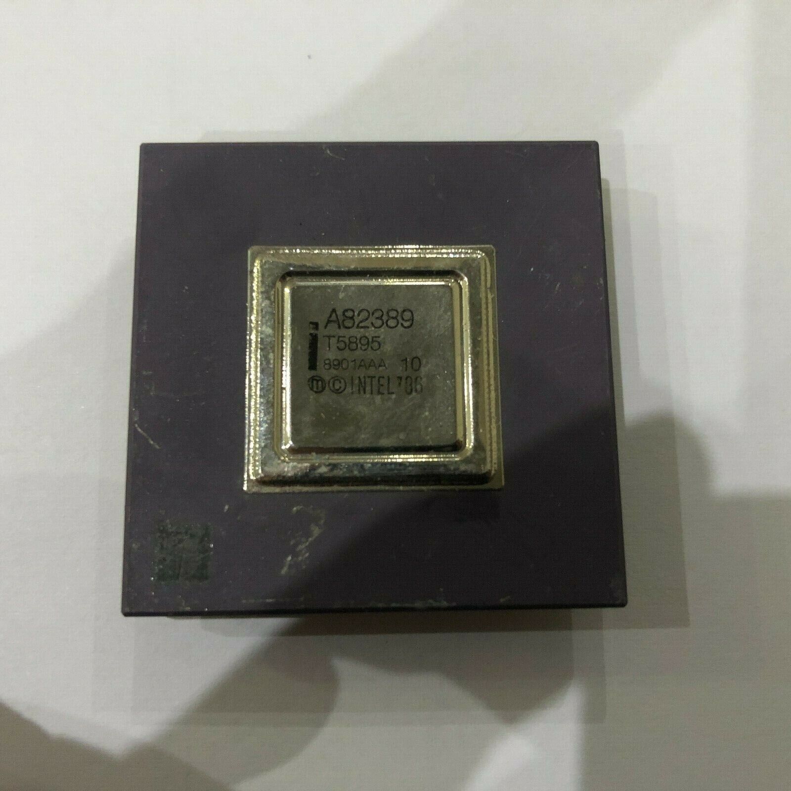 1x CPU INTEL 86 A82389 T5895` JAPAN VINTAGE CERAMIC