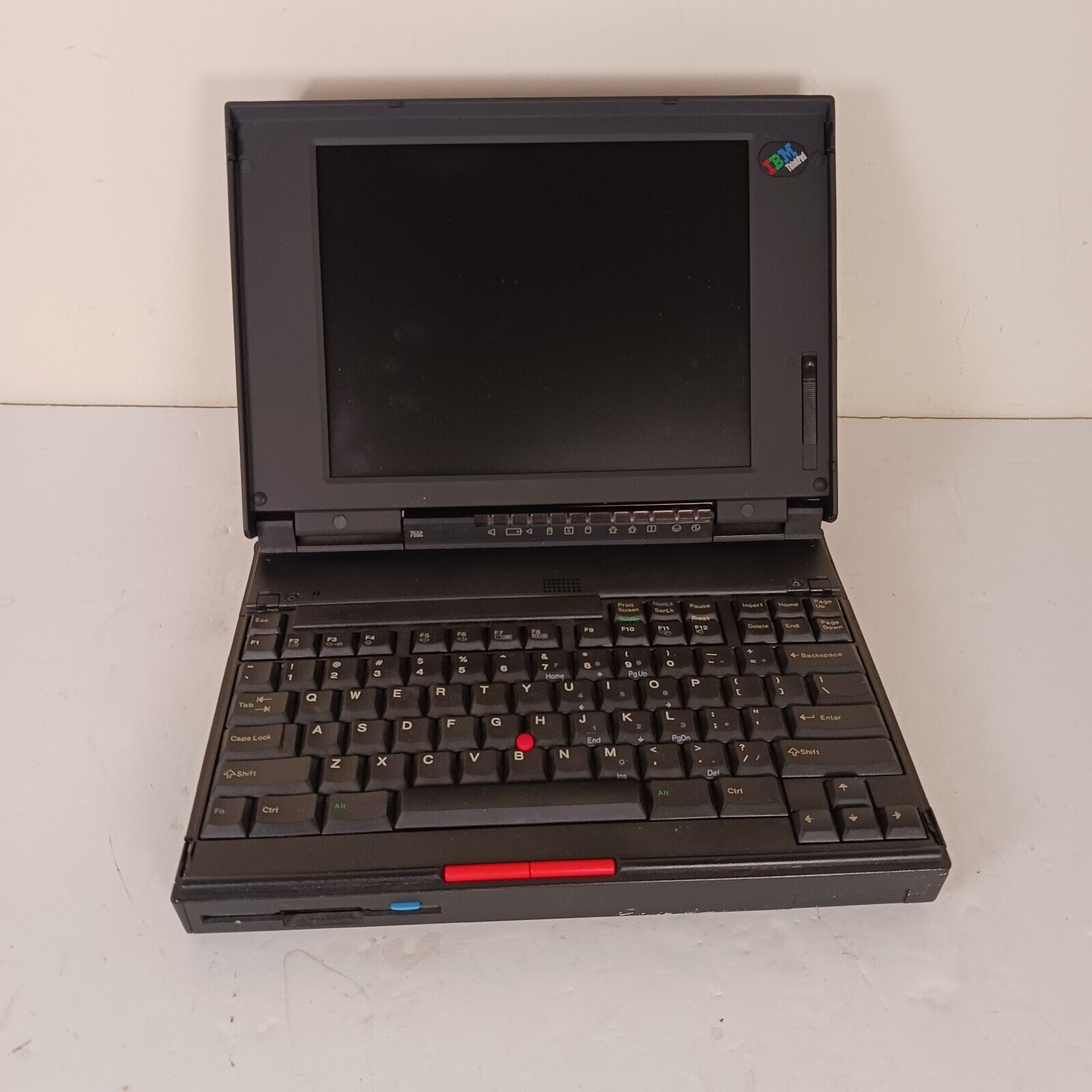 Vintage IBM ThinkPad 755c Laptop Computer Model 9545 UNTESTED