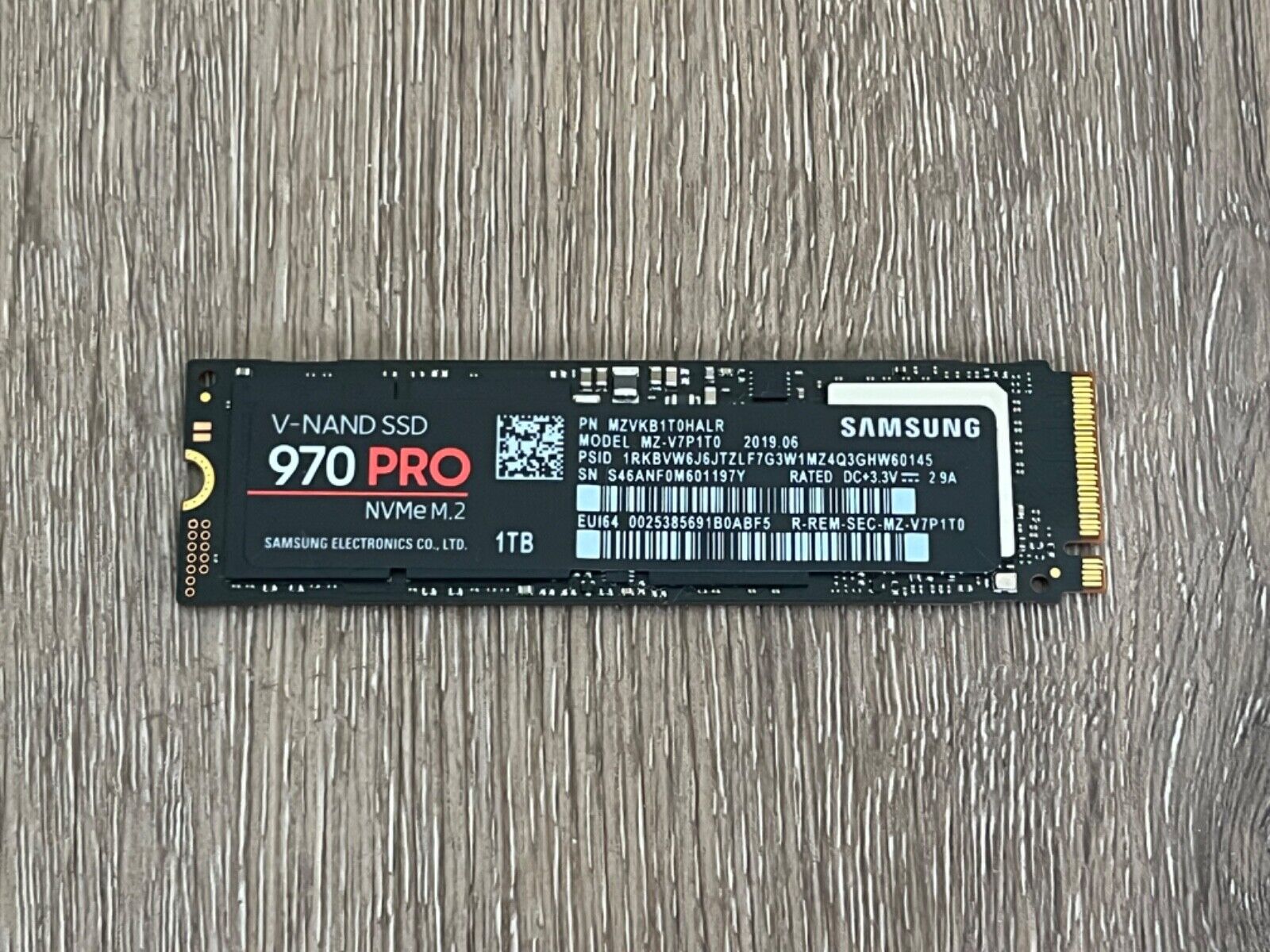 Samsung 970 Pro 1TB NVMe M.2 Solid State Drive SSD (MZ-V7P1T0)