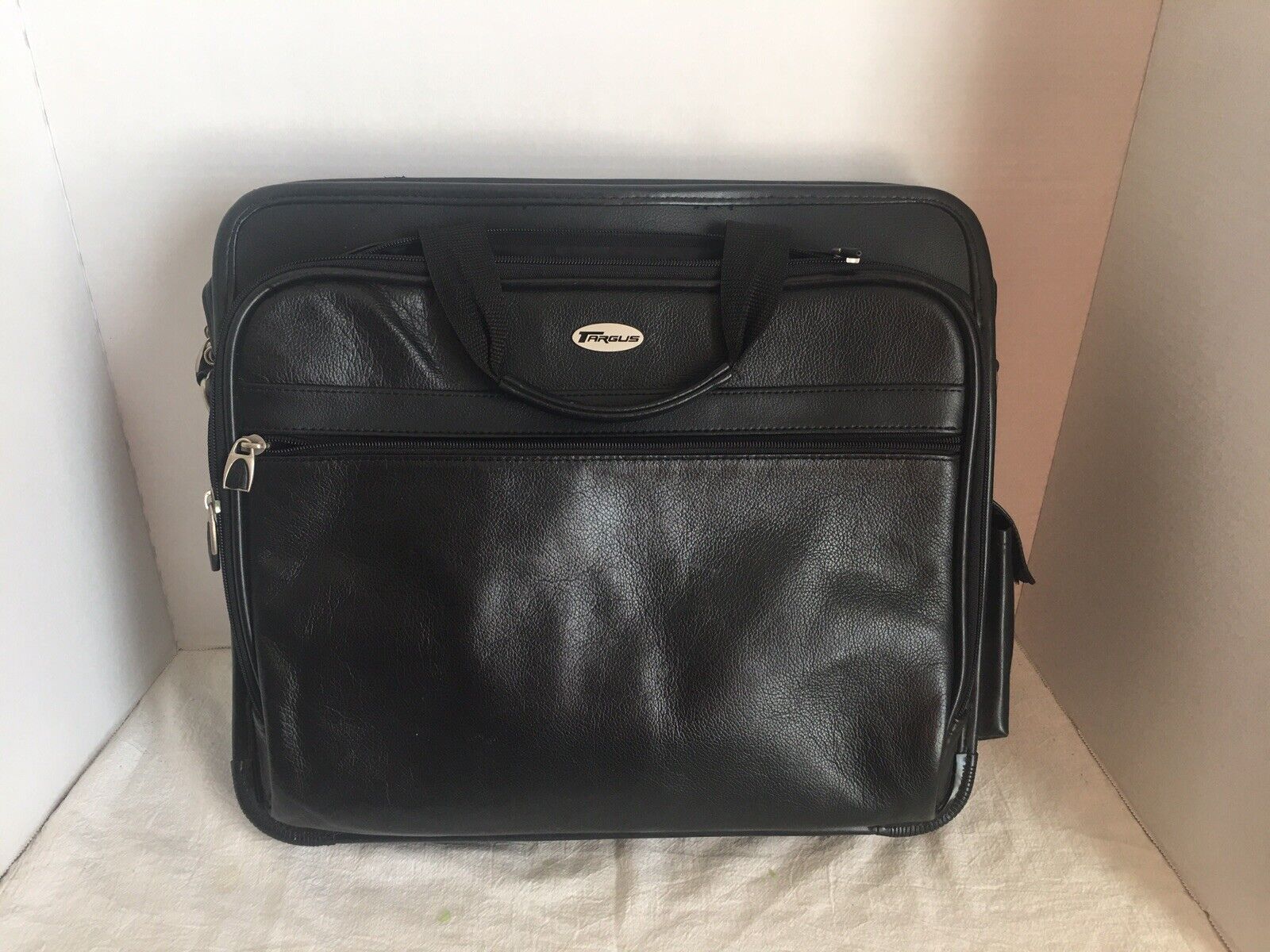 Vintage Large Targus Black Leather Laptop/Messenger Bag/Briefcase Cord Pouch