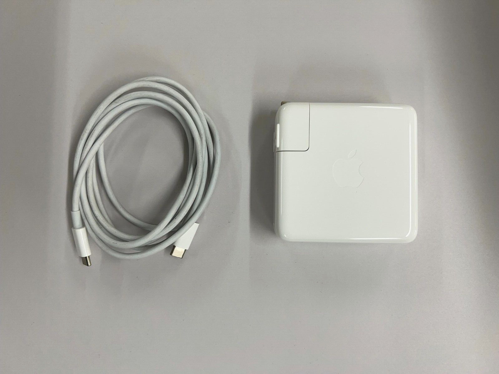 Genuine Apple 96W USB-C Power Adapter MX0J2AM/A Apple CHARGER
