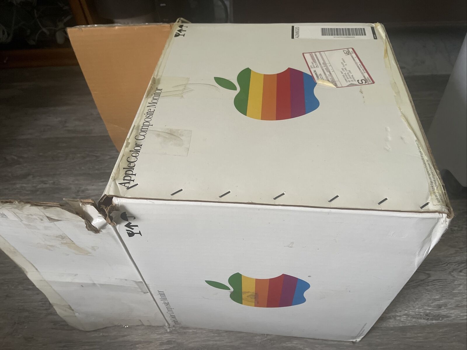 1988 vintage AppleColor Composite Monitor A2M6020 BOX Apple Rainbow logo II IIc