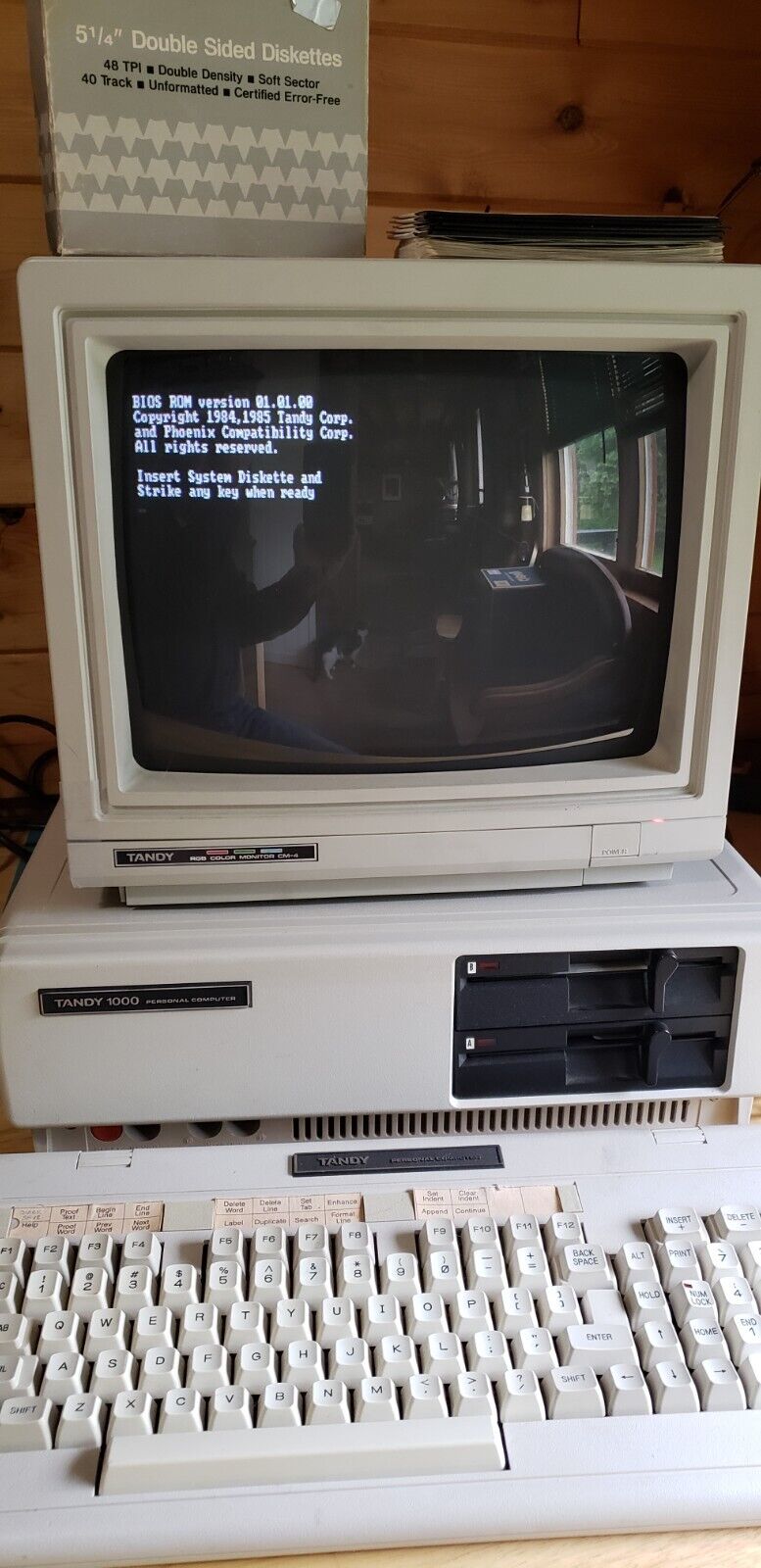 TANDY CM-4 RGB COLOR MONITOR #25-1021 Reduced from $325