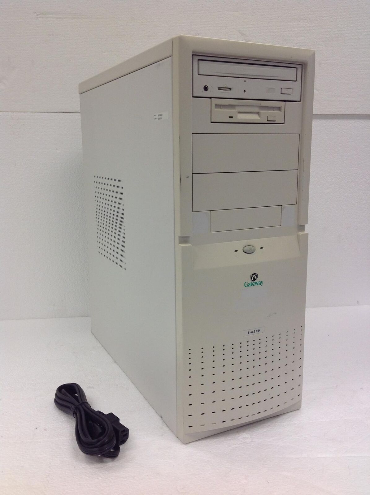 GATEWAY E-4200 PIII 450Mhz Pentium III Computer 128MB RAM, ATI Video, CDROM,noHD