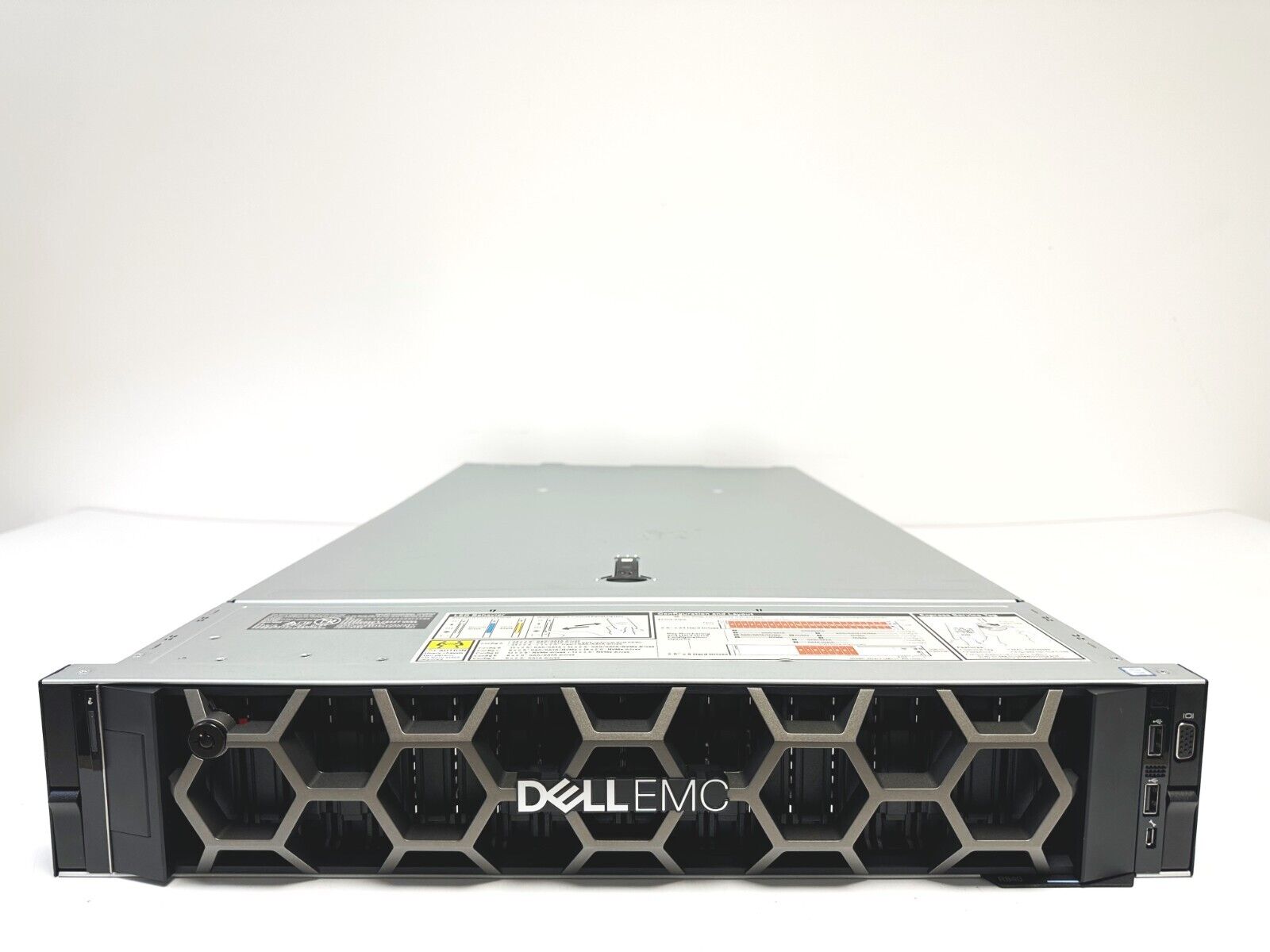 Dell PowerEdge R840 Server - 4x 6144 3.5GHz 128GB 4x 600GB 10K H740P iDRAC9 Rack