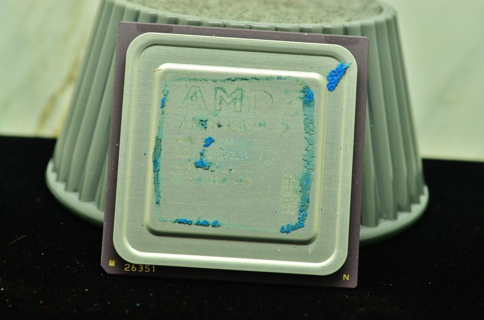 AMD K-6-2 / 500 AFX 2.2V CORE 3.3V I/O CPU Computer Chip