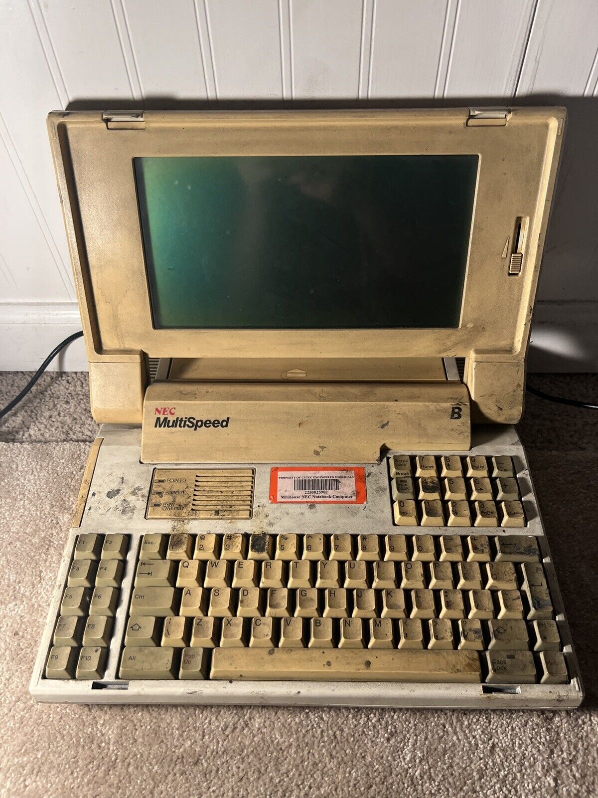 Vintage NEC Microcomputer Laptop PC-16-01