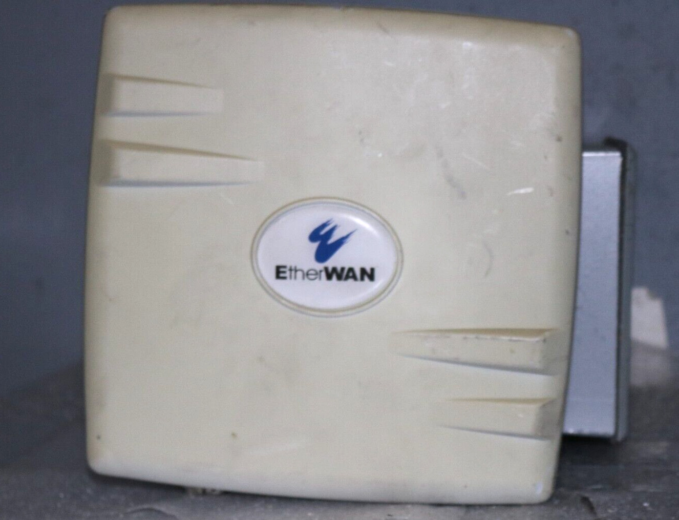 lot of 2 EtherWAN EasyLink Wireless Bridge Easylink-300-US IP67  , pre-owned .
