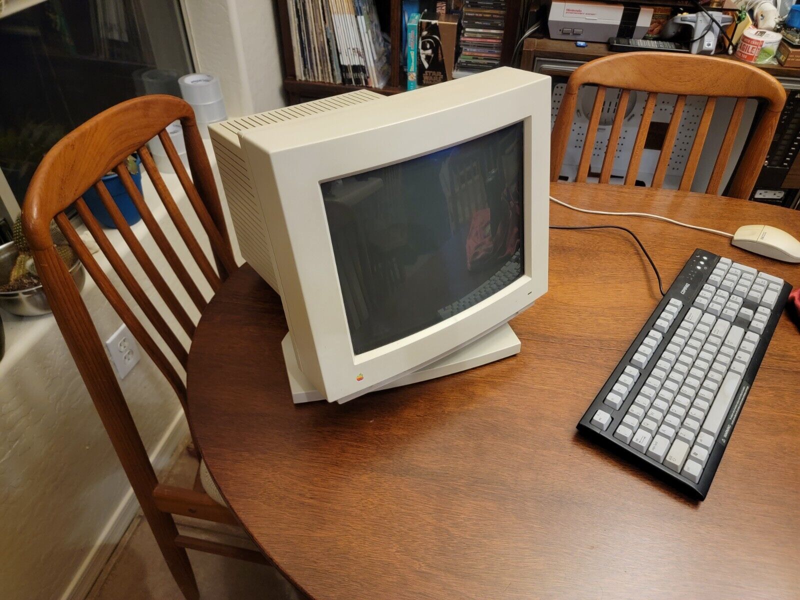 Vintage Apple Macintosh Color Display CRT Trinitron M1212 - Untested - Powers On
