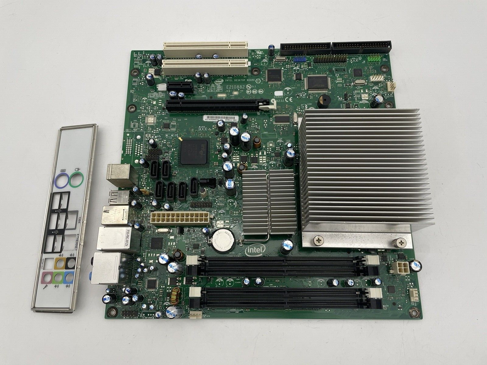 INTEL DP965LVG2 D59511-404 Motherboard with CPU, I/O Shield and Heat Sink