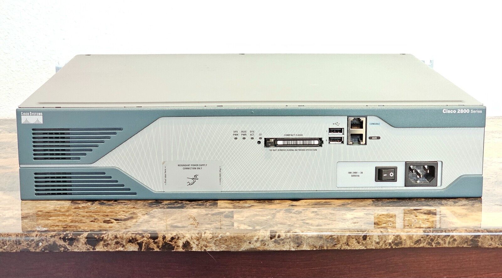 Cisco 2800 Series, 2821 Integrated Services Router w/flash, ears, rack mountable