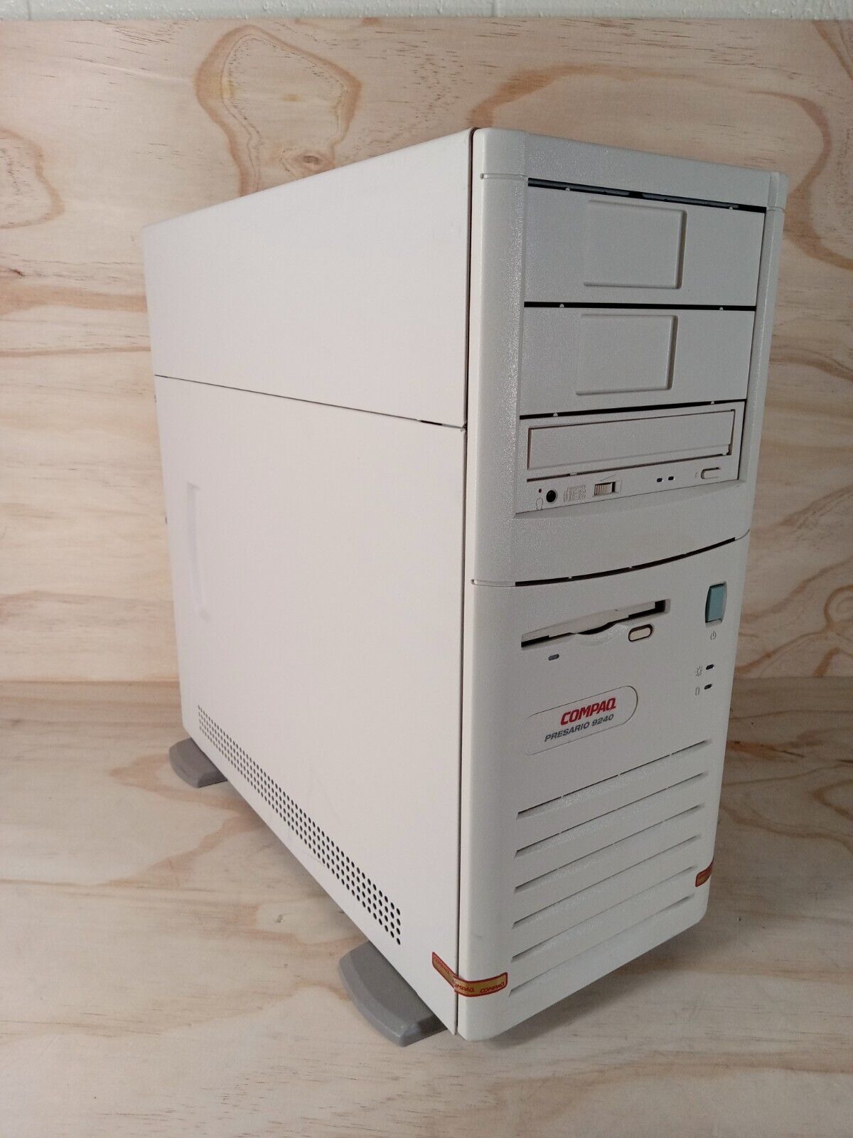 Vintage Retro Compaq Intel Pentium 133 Computer Desktop Windows 95