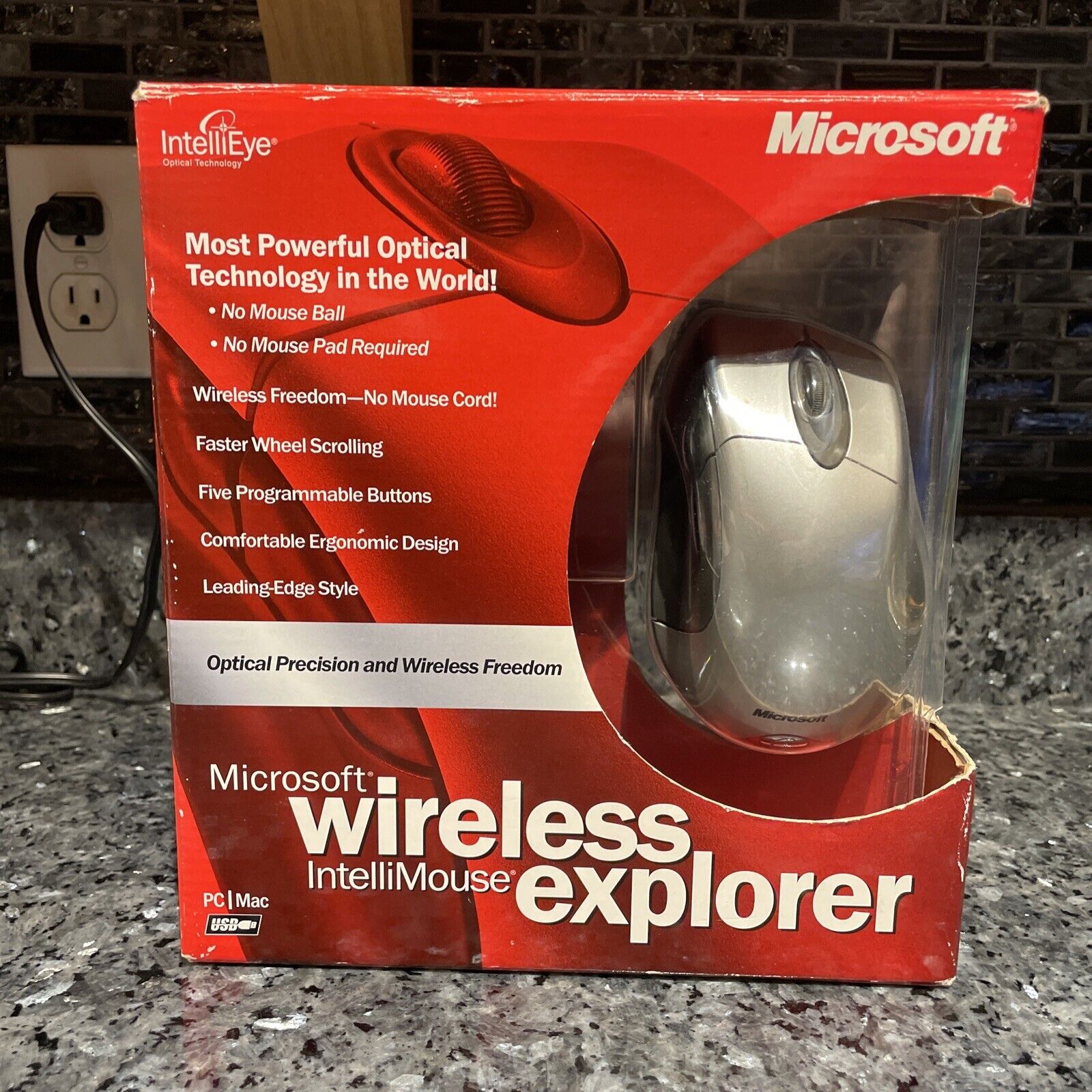 Microsoft Wireless IntelliMouse Explorer IntelliEye MO3-00001 Open box