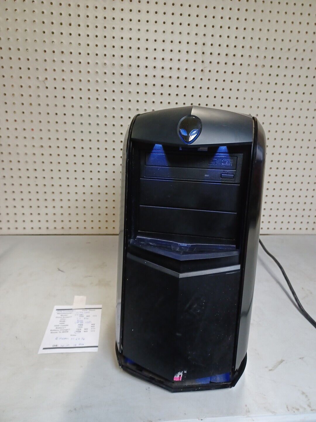 Dell Alienware D01M Gaming Mid-Tower PC Auross CPU:i7 920 RAM:9gb HDD:500GBHDD