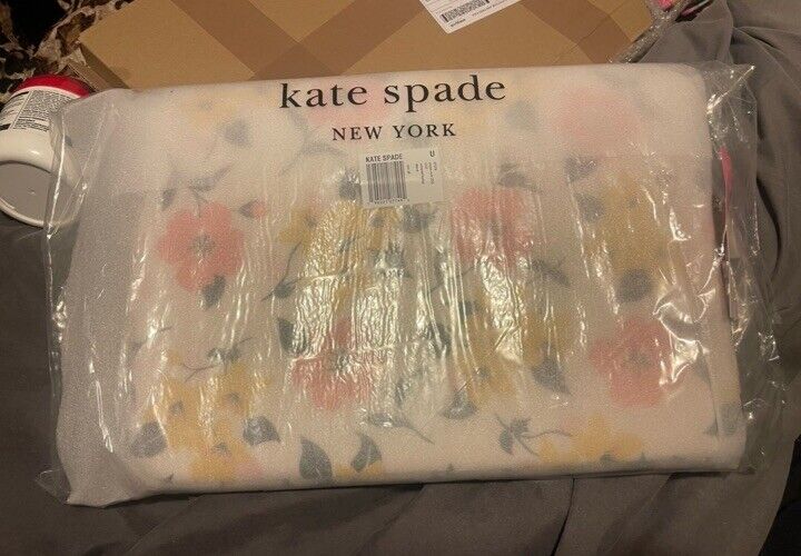 New Kate Spade Lily Blooms Print Universal Laptop Sleeve K7274 $110