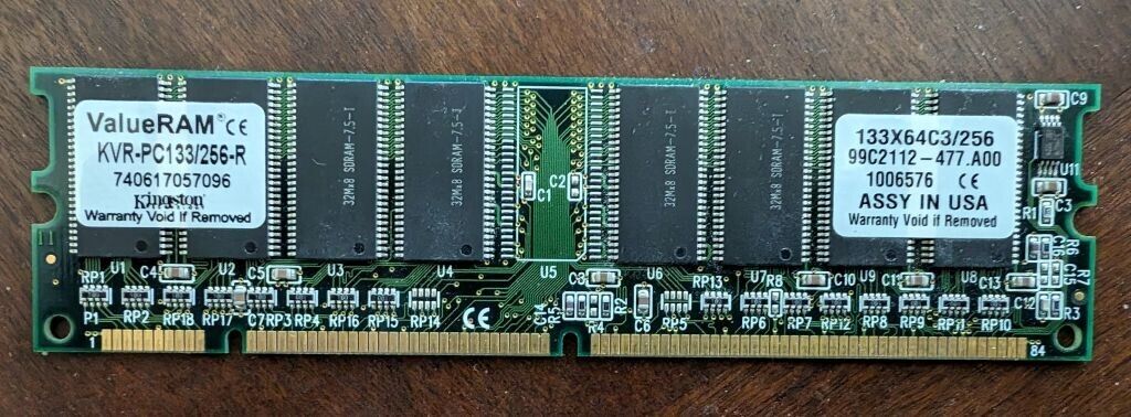 Kingston PC133 256 MB DIMM 133 MHz SDRAM Memory (KVR133X64C3/256)