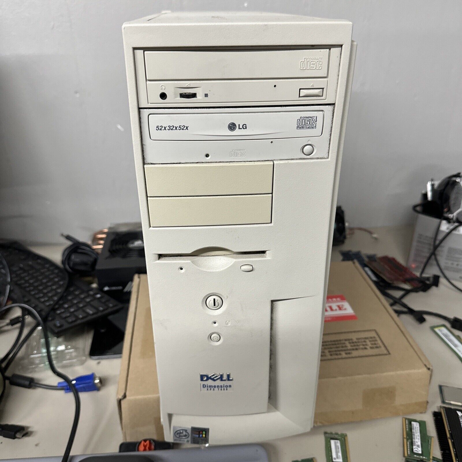 1999 Dell Dimension XPS T600r Intel Pentium III 600MHz 128MB RAM - No HDD Or OS