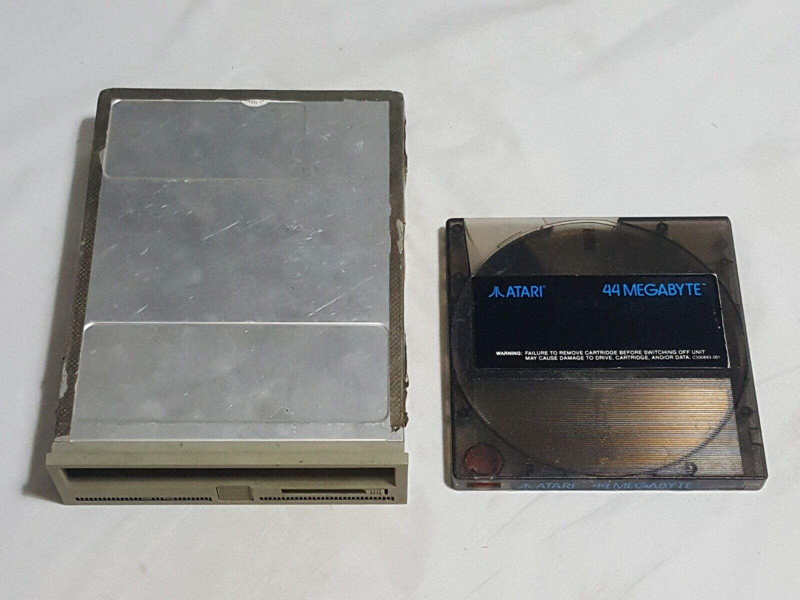 Atari 44 Megabyte Cartridge & SyQuest Model SQ555 50-Pin SCSI Drive 44MB - Read