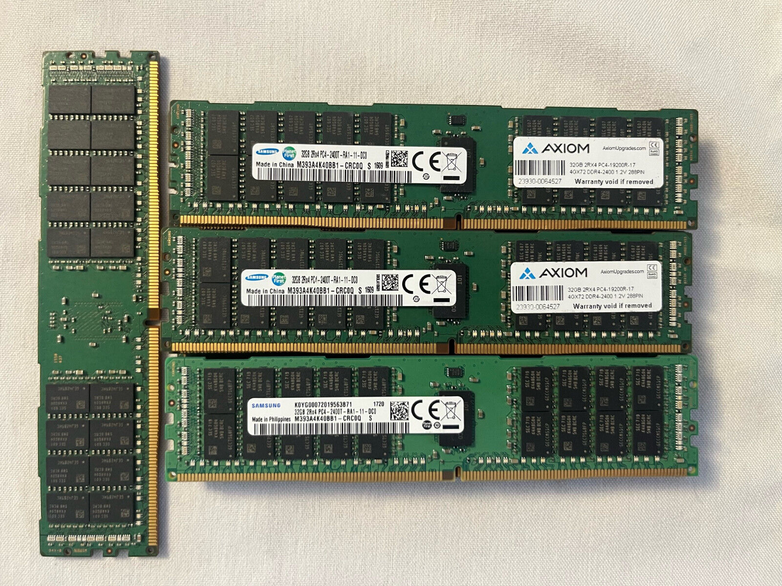 SAMSUNG 32GB (1x32GB) DDR4 SERVER RAM 2RX4 PC4-2400T-RA1 M393A4K40BB1-CRC0Q