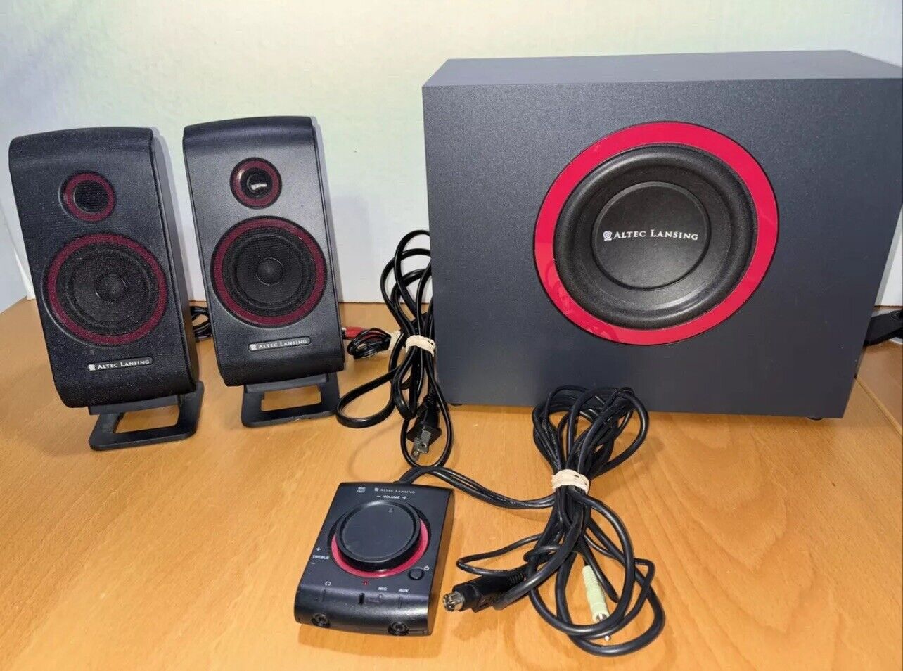 Altec Lansing Powered Computer Audio System VS2421 Speakers Sub Controller