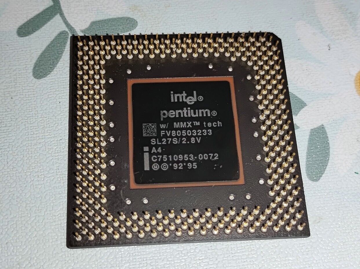 Intel Pentium MMX 233 MHz SL27S   FV80503233  SOCKET 7 CPU Working