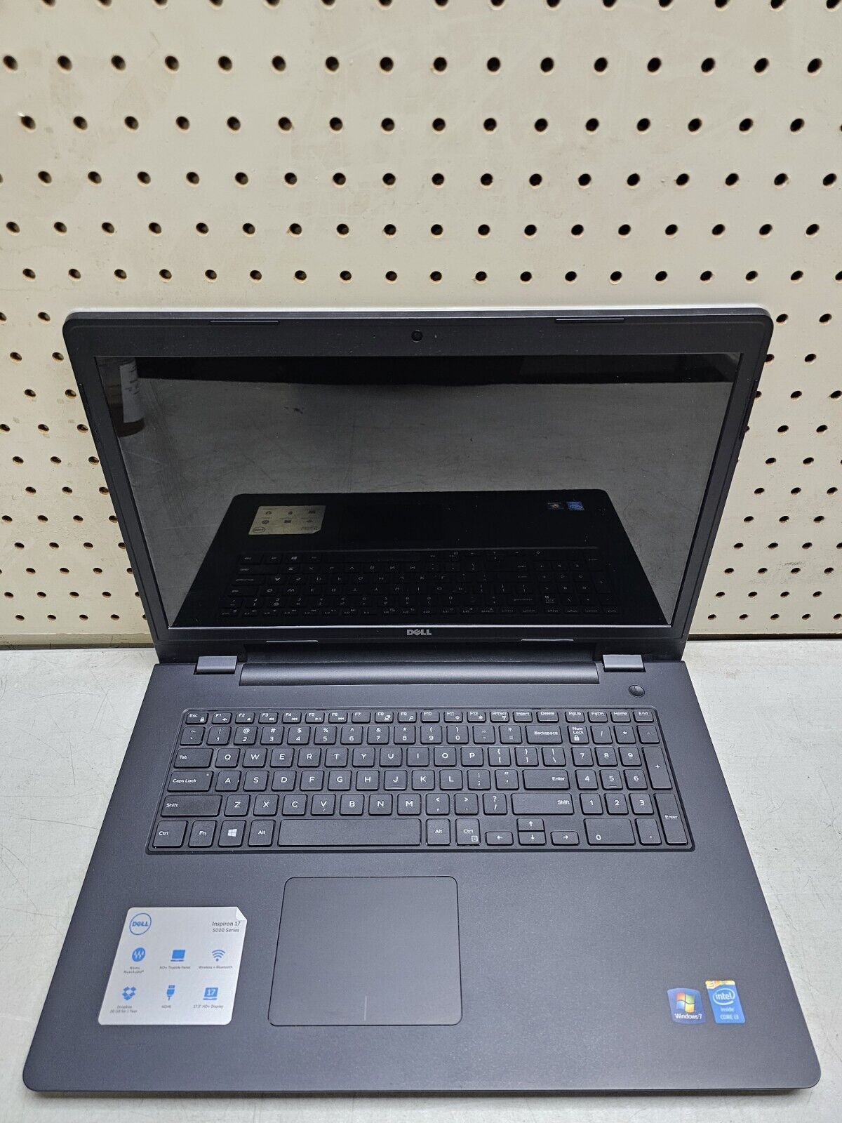 Dell Inspiron 17 5748 Laptop - i3-4030U - 4GB RAM - 500GB HDD - Windows 10