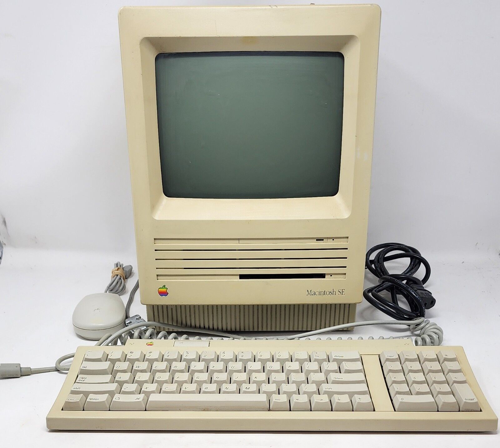 Vintage Apple Macintosh SE Computer Complete Powers On Doesn’t Boot M5011 1980s