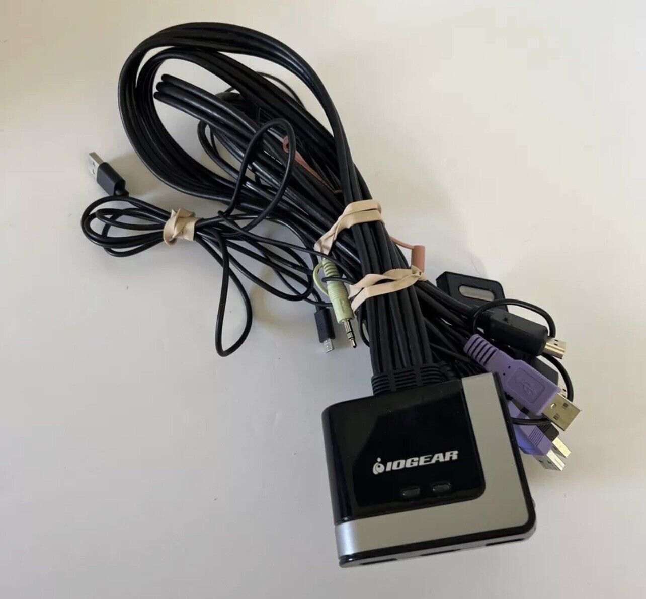 IOGEAR GCS62HU 2-Port HD KVM Switch; HDMI, Audio Out, Mic, Two USB Ports WORKING