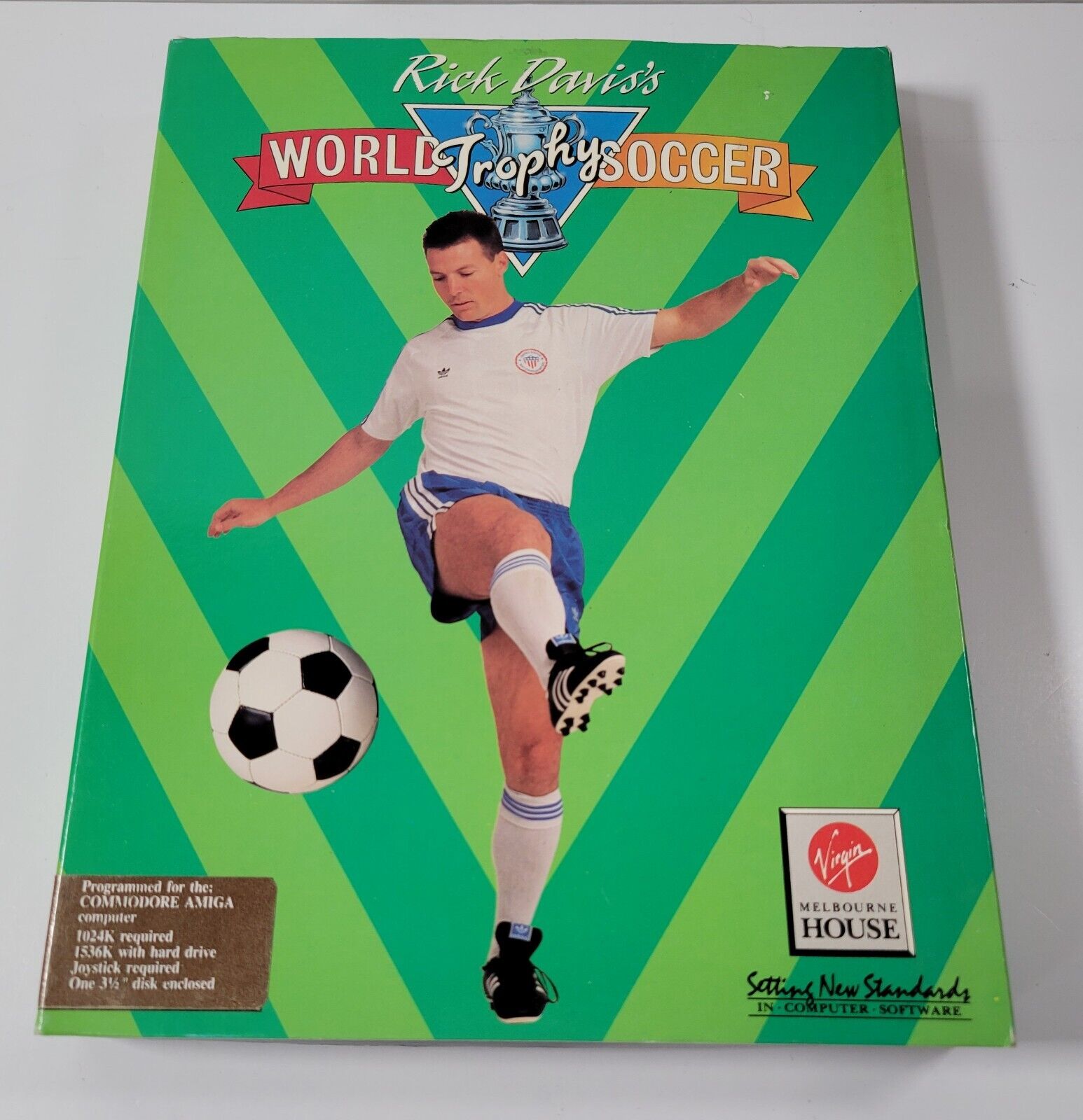 Vintage Amiga Rick Davis\'s World Trophy Soccer Box Diskettes Contents  