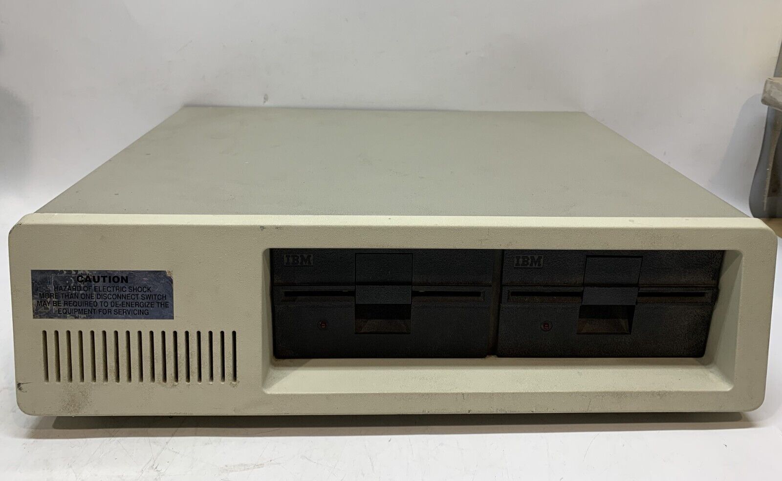 Vintage IBM 5150 6323740 XM Motherboard, Hardcard 20 Plus, Power On POSTS