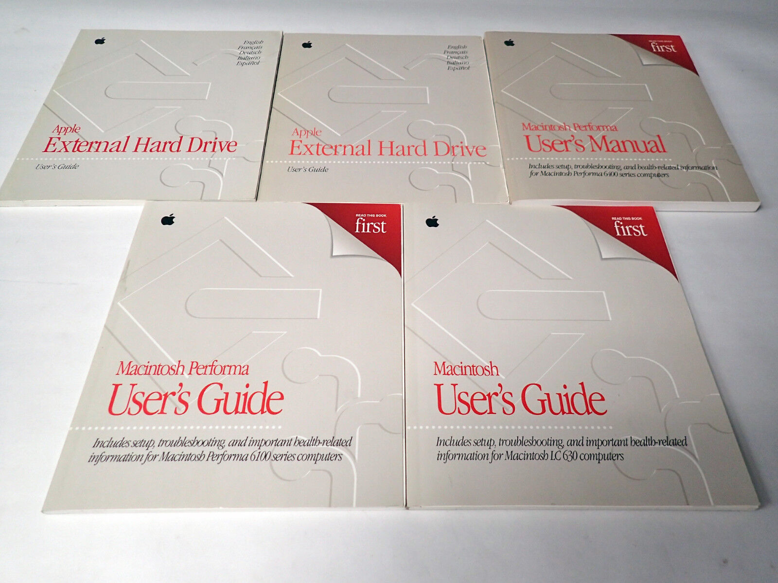 LOT OF 5 VINTAGE MACINTOSH USER\'S MANUALS AND GUIDES