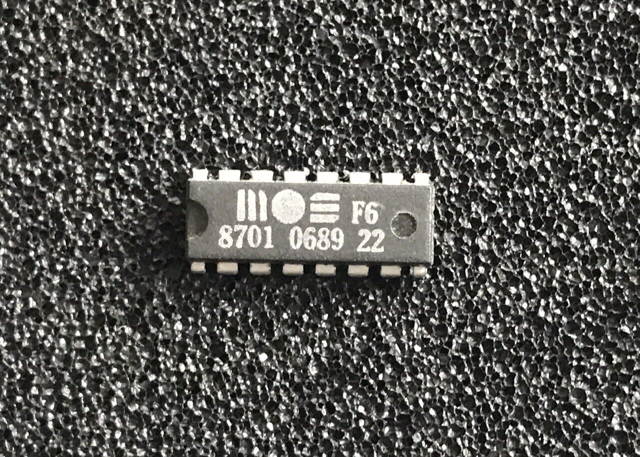 2 x 8701 Timing Chip IC for Commodore C64 / C128, MOS #*