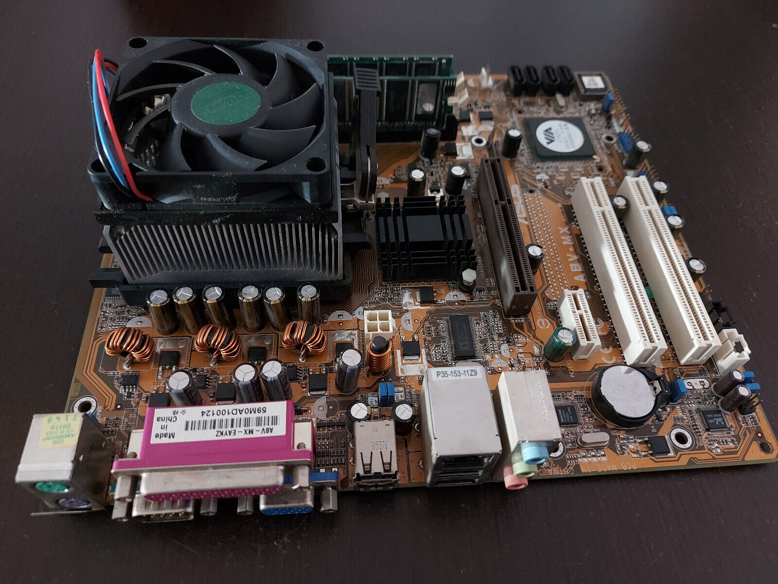 ASUS A8V-MX motherboard Socket 939 with Athlon 64 3000+ & 1,5 GB RAM