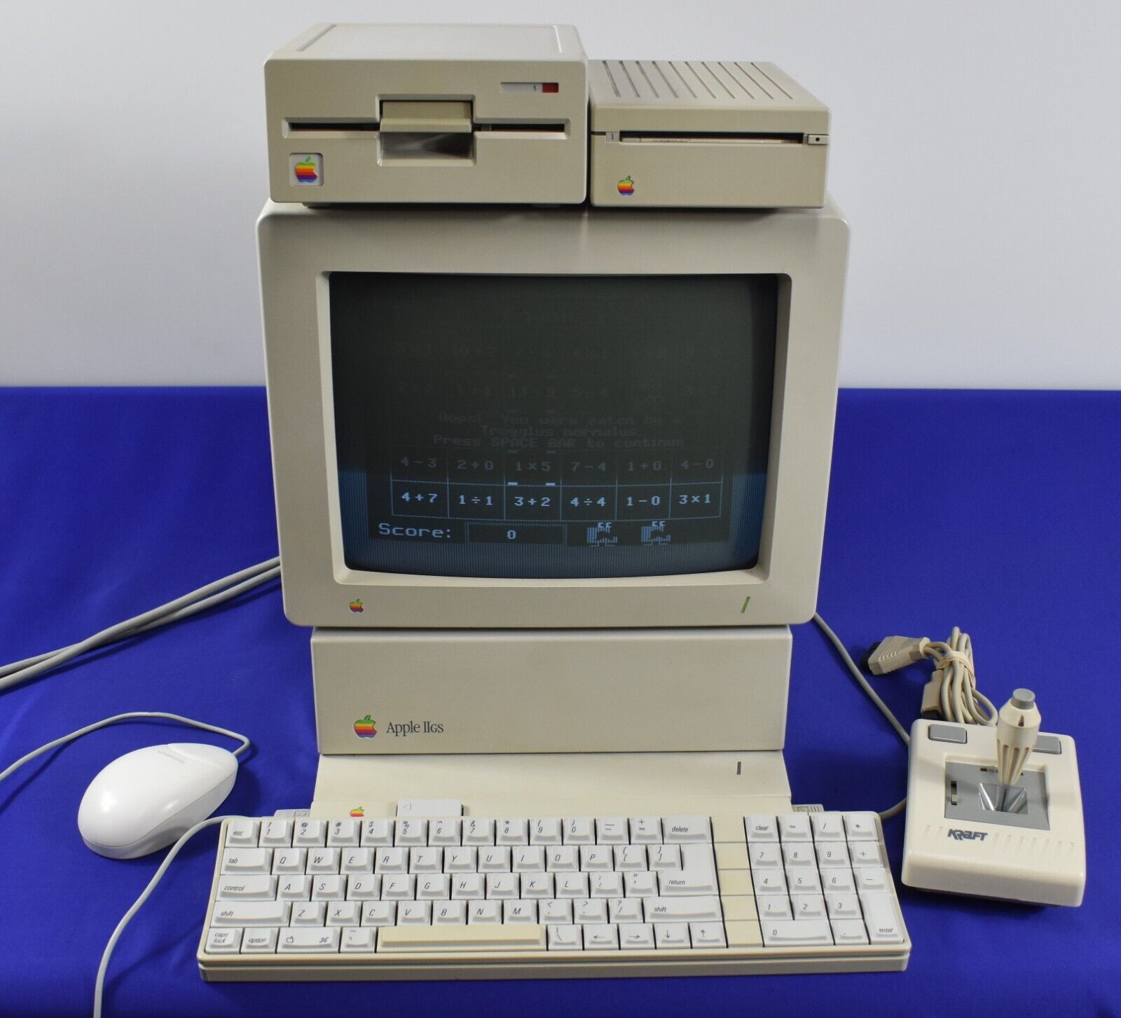 🍏 Apple IIGS A2S6000 PC, Monitor, 2 Drives, Joystick & More  *See Video*  #5038