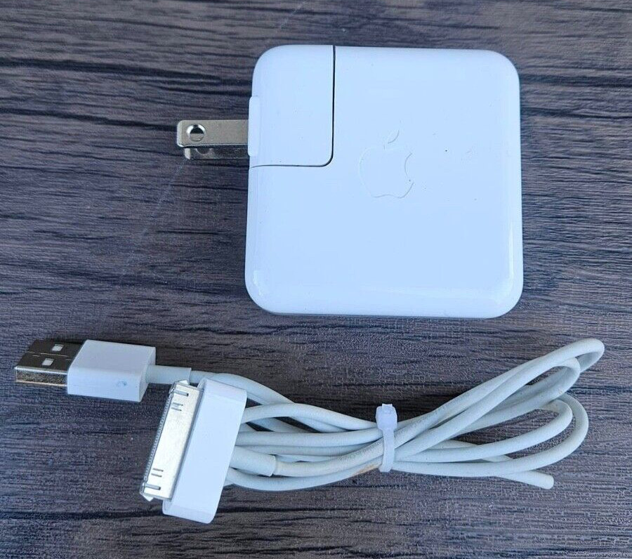 Genuine Apple A1102 IPod USB Power Adapter w/ 30-Pin USB cable T39