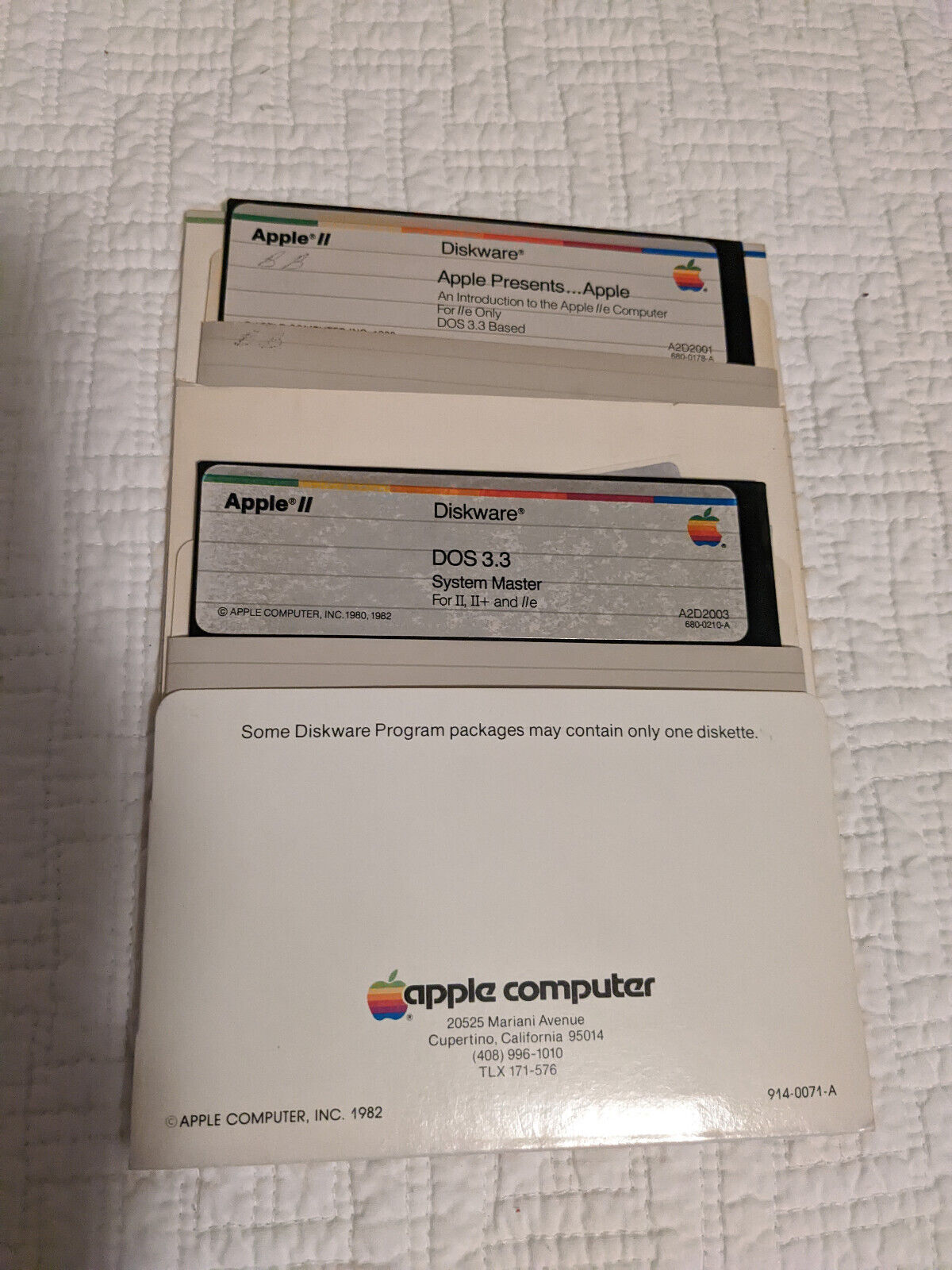 Vintage 1982 Apple II Diskware: DOS 3.3 and Apple Presents...Apple