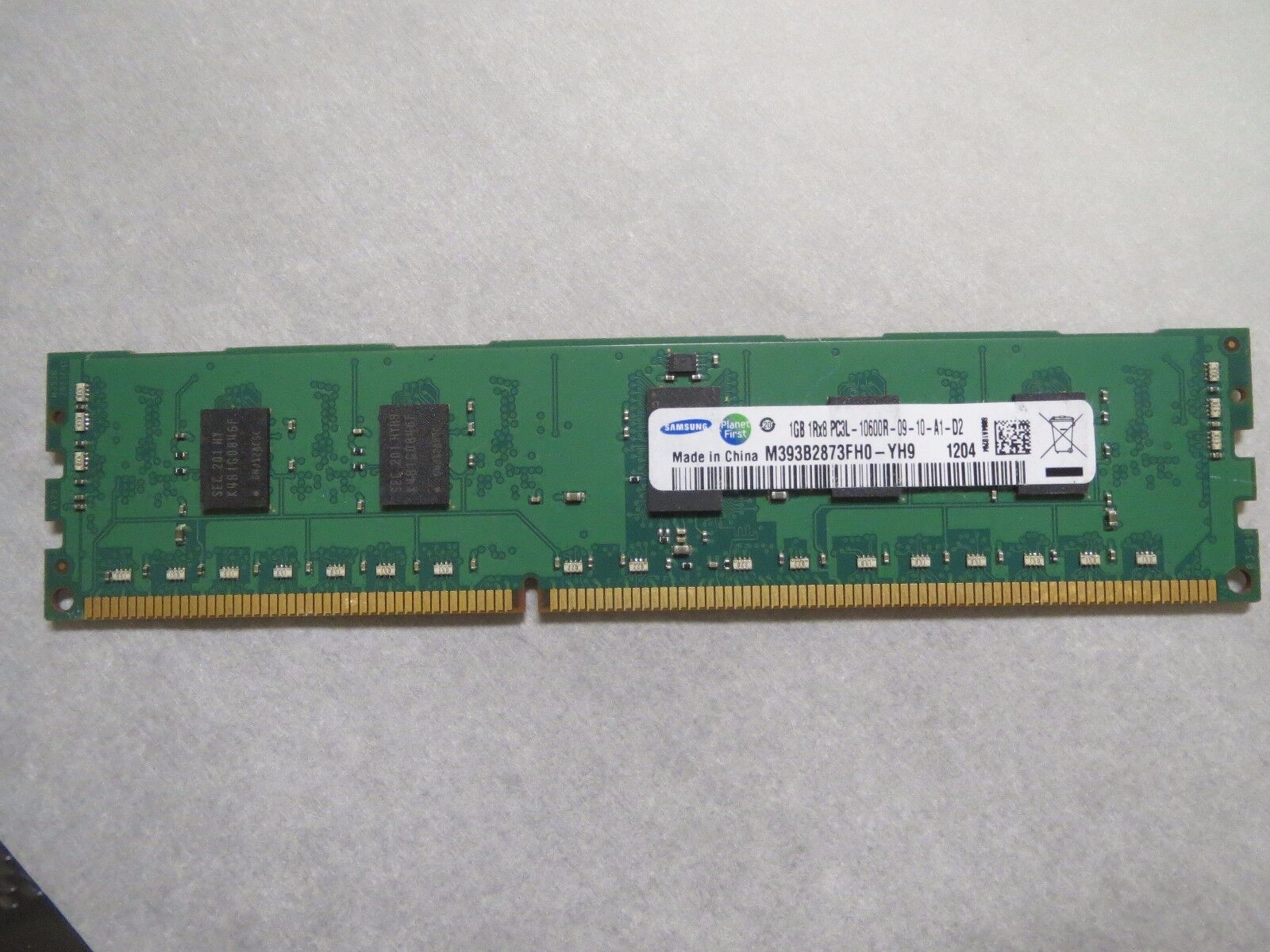 GENUINE SAMSUNG 1 GB 1RX8 PC3L-10600R-09-10-A1-D2 M393B2873FH0-YH9 MEMORY RAM
