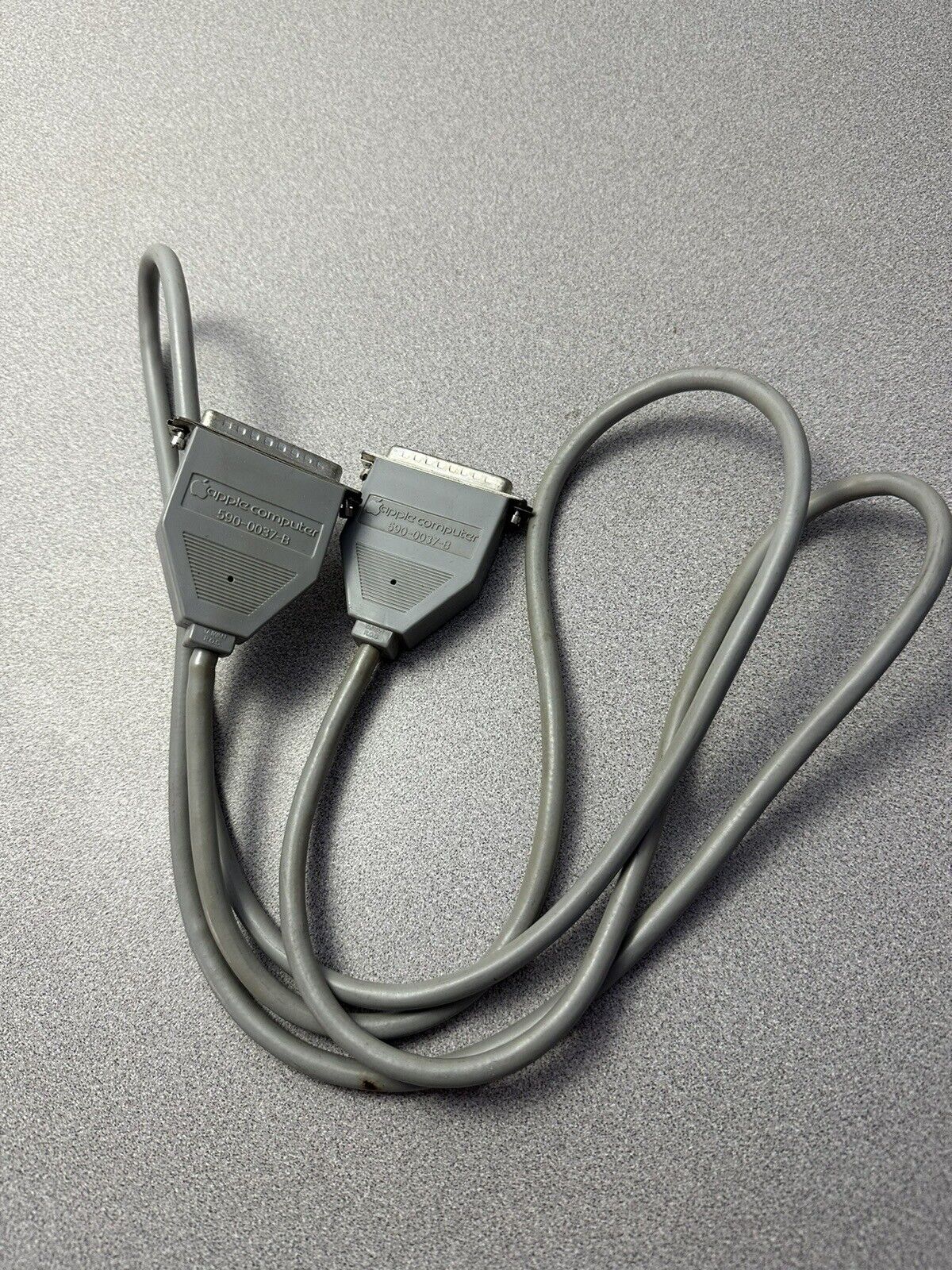 VINTAGE OEM Apple Computer 590-0037-B Serial Modem Cable, 25 Pin Male/Male