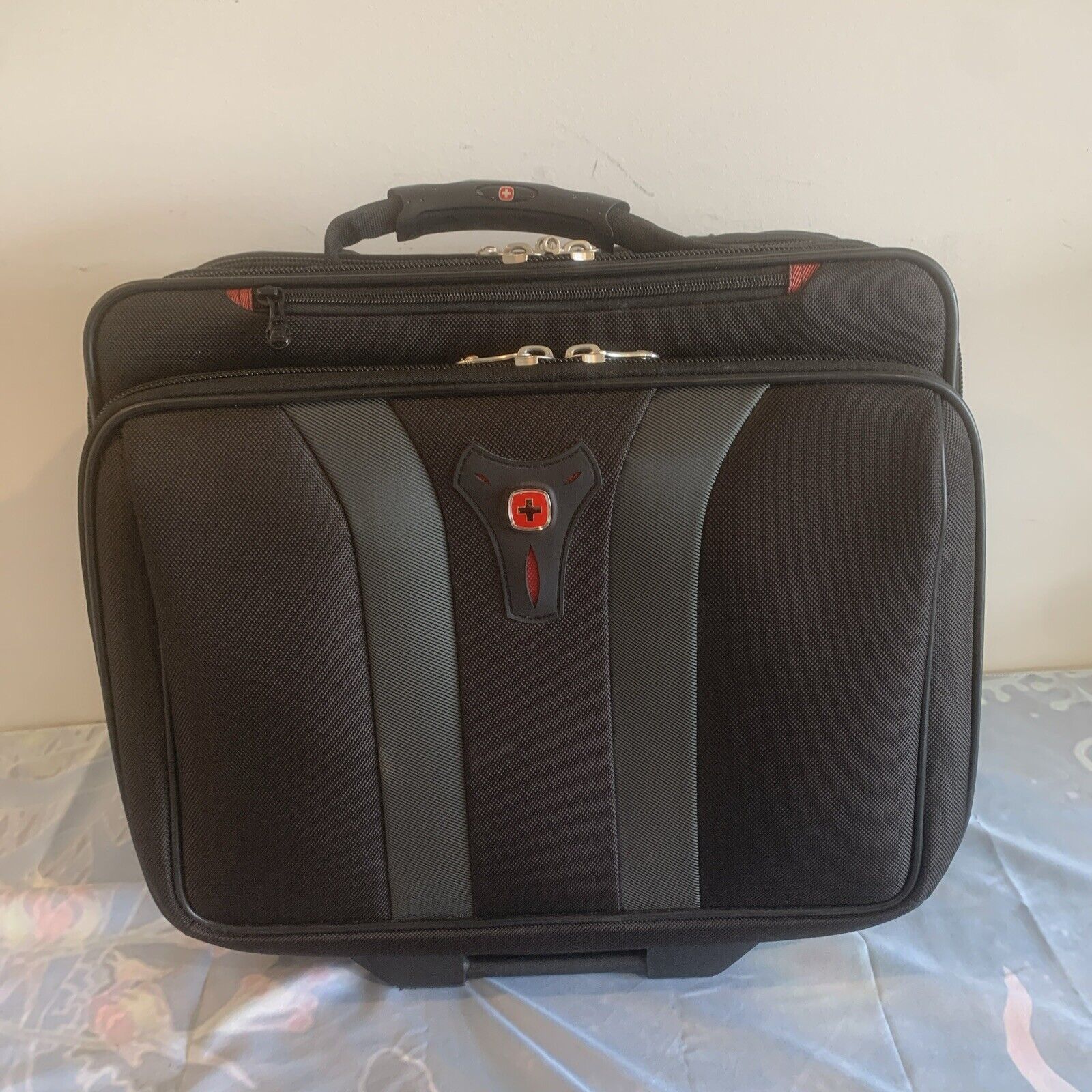 Wenger Swiss Wheeled Business gear Case Overnight Bag All-In-One Computer