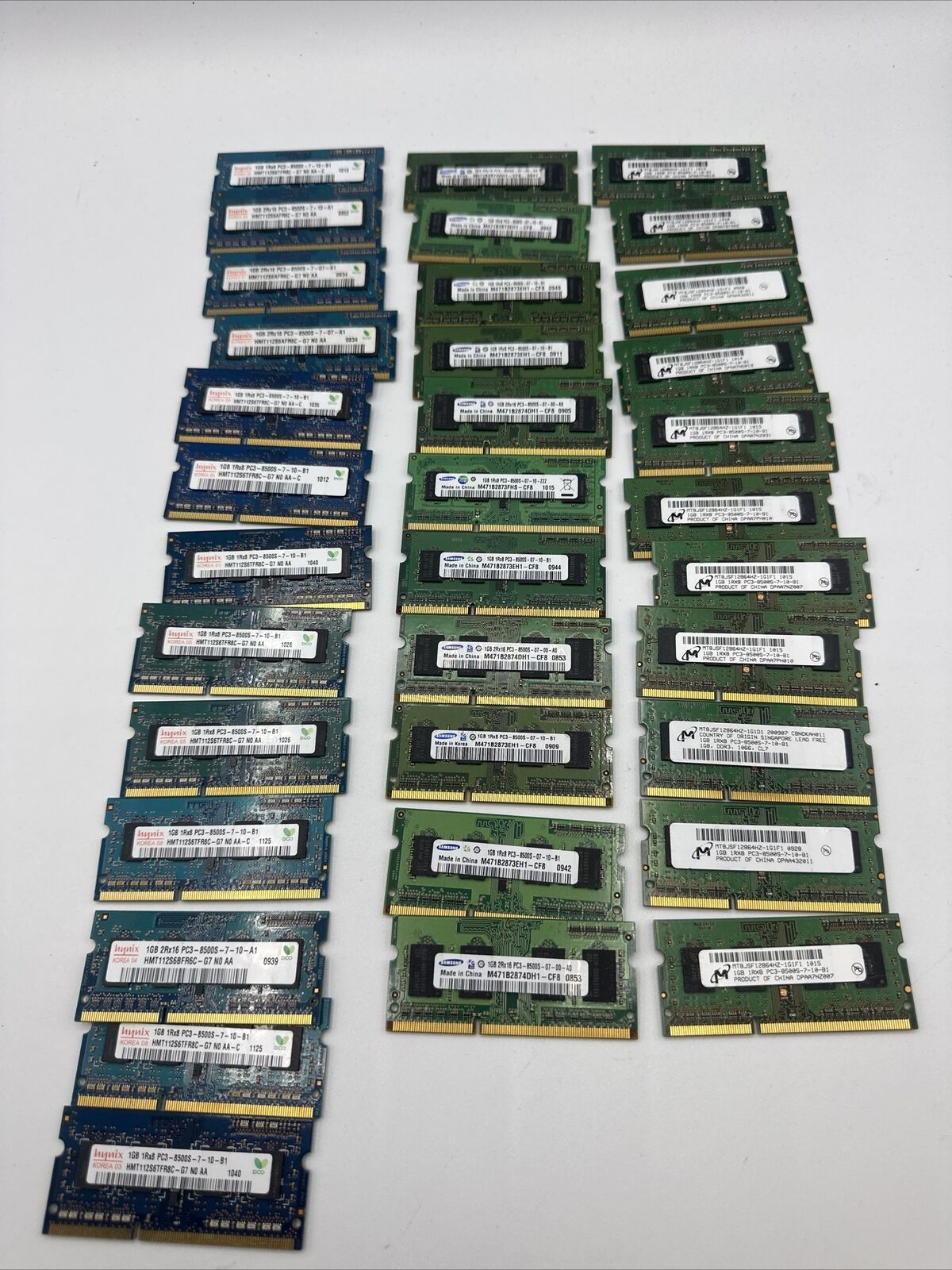 LOT OF 35 SAMSUNG HYNIX (35X1GB) 1Rx8 PC3-8500S DDR3 PC3-8500S LAPTOP MEMORY RAM