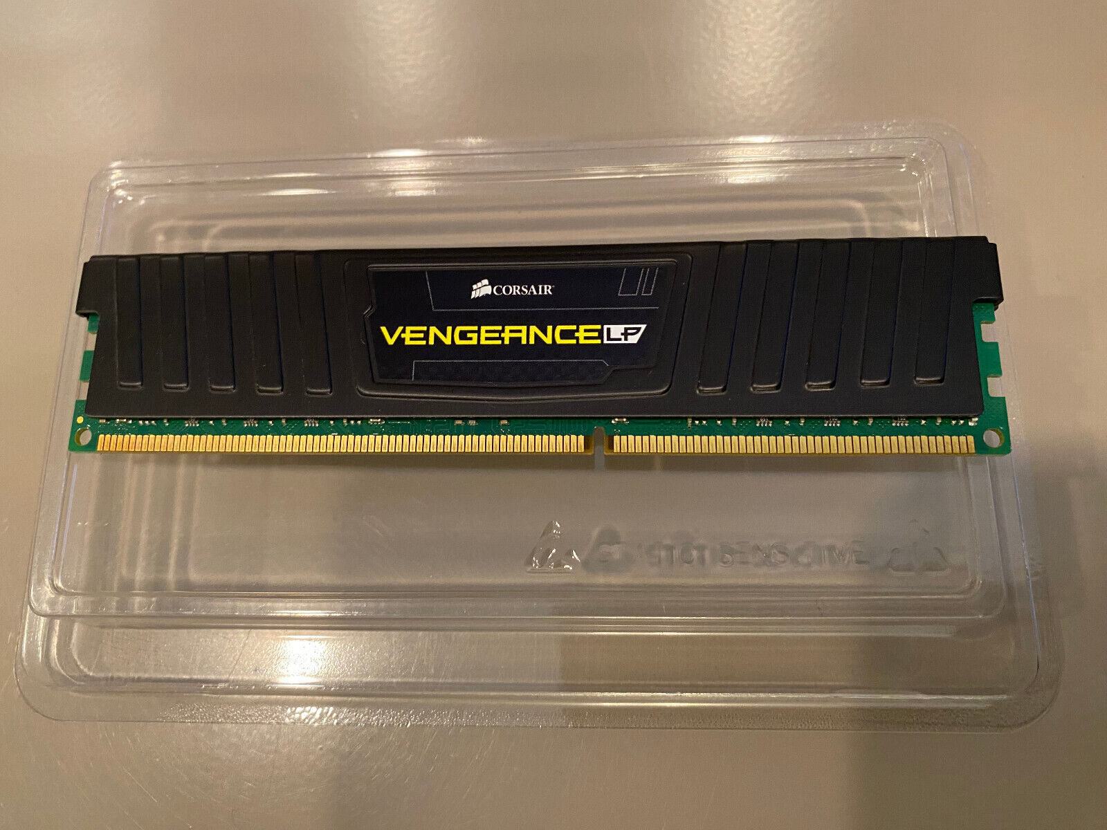 Corsair Vengeance LP 32 GB (8x4GB) PC3-12800 DIMM 1600 MHz DDR3 SDRAM Memory