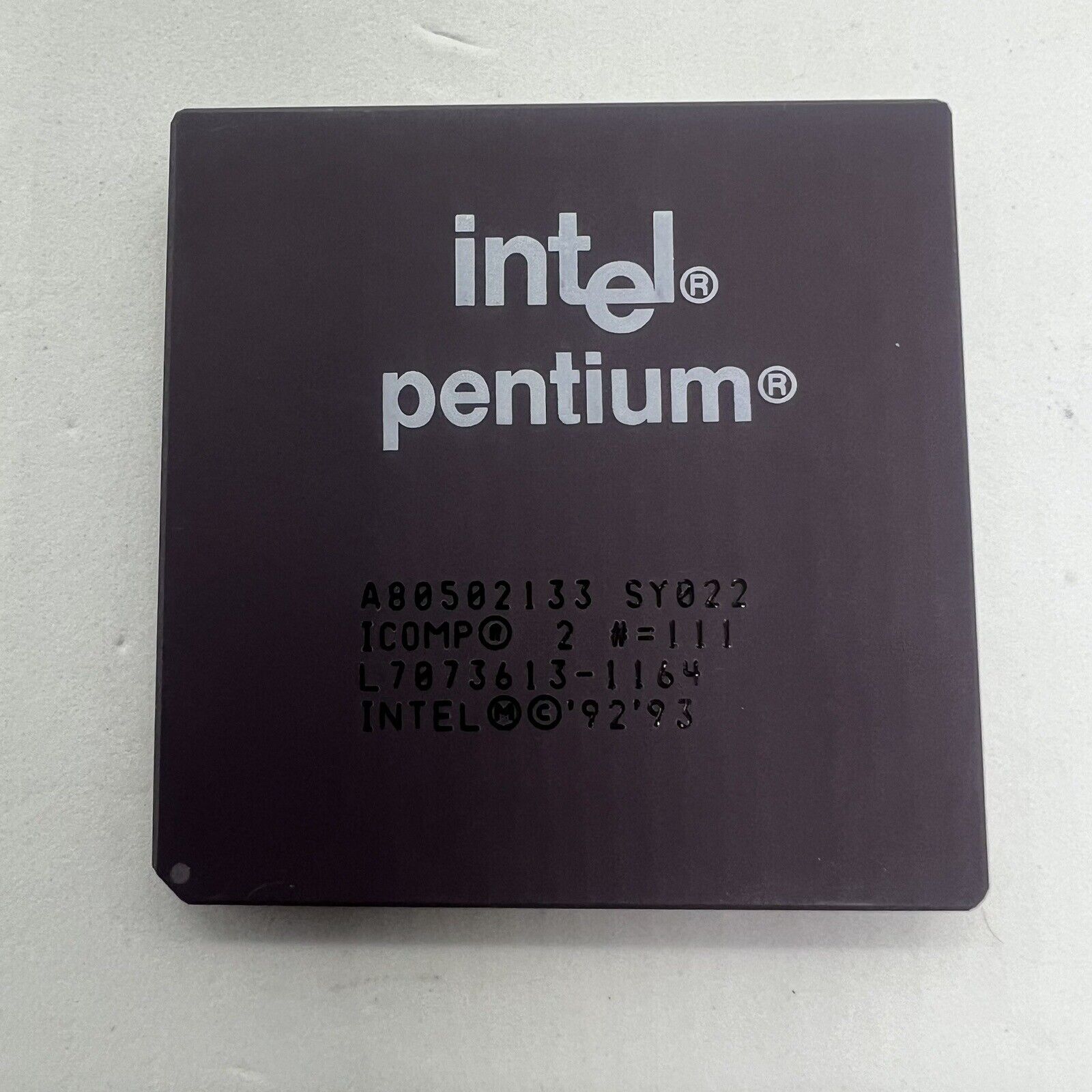 Intel SY022 Pentium 133MHz Vintage Ceramic/Gold CPU Processor A80502-133